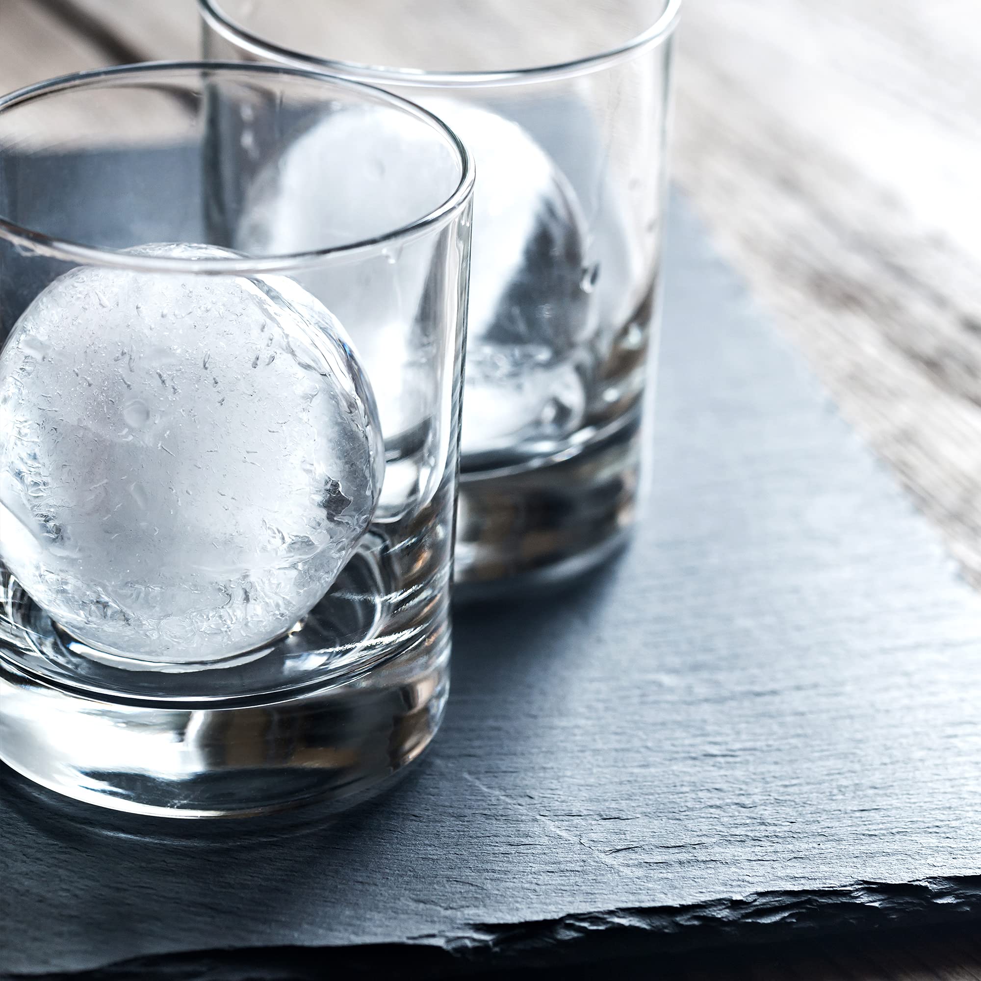 Humbee, Soft Silicone Ice Cube Tray With Lid, Flexible Ice Tray (4 Spheres, Black)