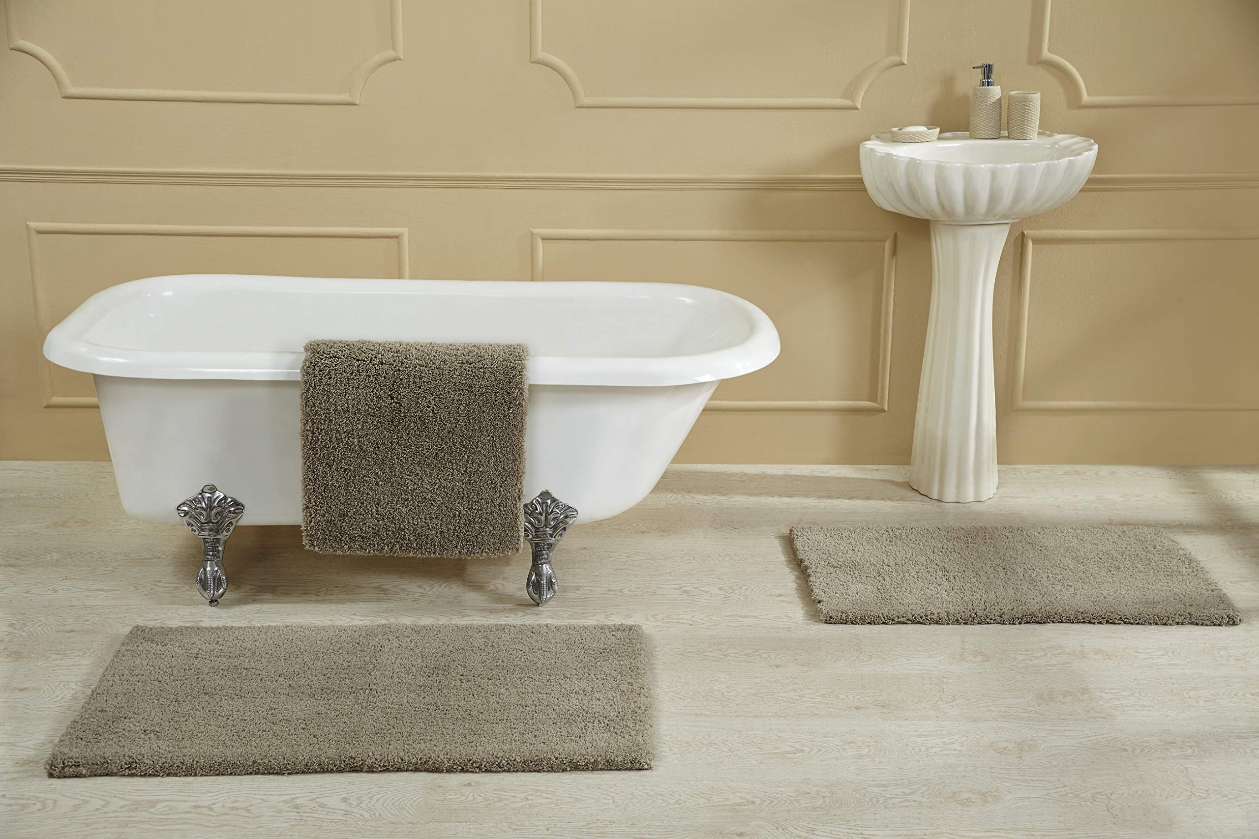 Better Trends Micro Plush Collection Tufted 100% Polyester 24 x 40 Bath Rug, Beige