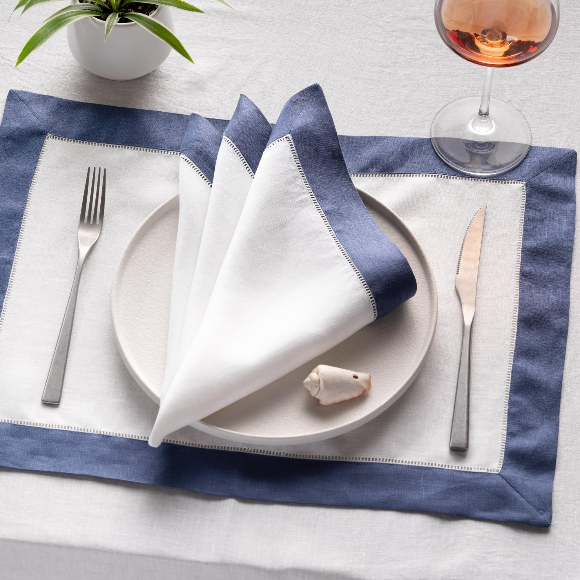 O'lucio Authentique Home Linen Napkins Set of 4 - 20" x 20" White and Navy Blue Hemstitch Washable Cloth for Spring Decor