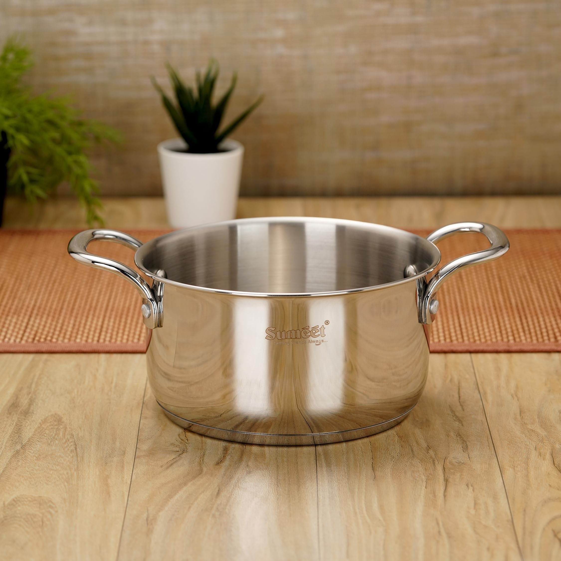 Sumeet Stainless Steel Induction Bottom(Encapsulated Bottom)Casserole 2500 Ml,18 Cm Dia,Silver