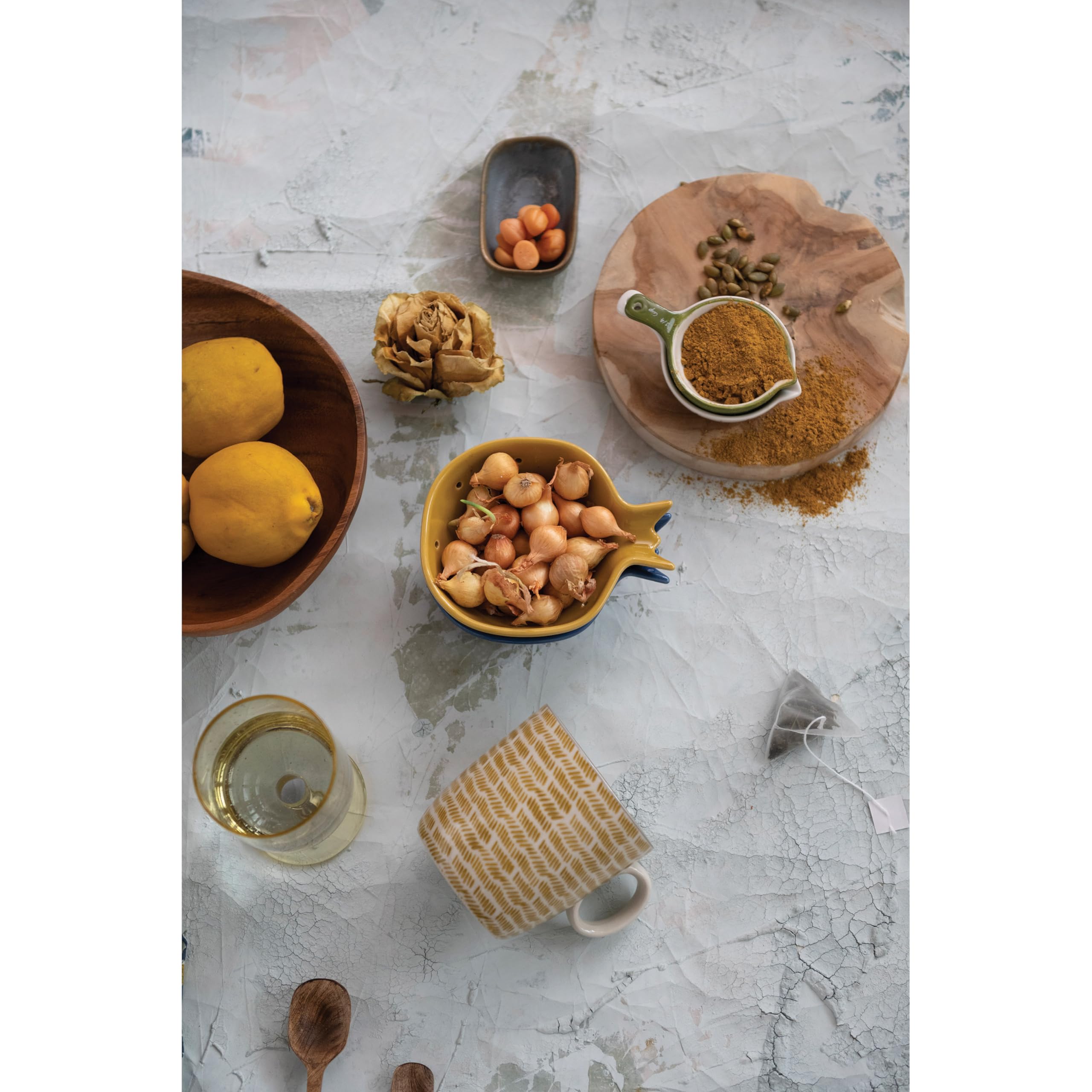 Creative Co-Op Hand-Painted Stoneware Measuring Cups, 6'' L X 4'' W X 3'' H, Multicolor