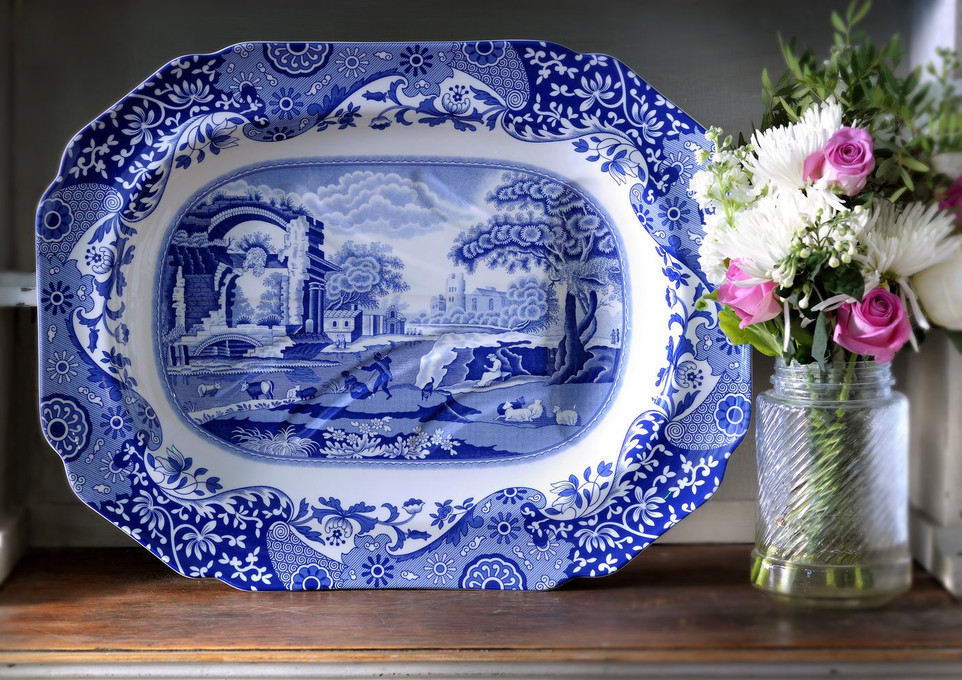 Spode Blue Italian Medium Oval Platter  14 Inch Serving Platter for Dessert  Appetizers  and Snacks  Made from Fine Porcelain  Microwave and Dishwasher Safe