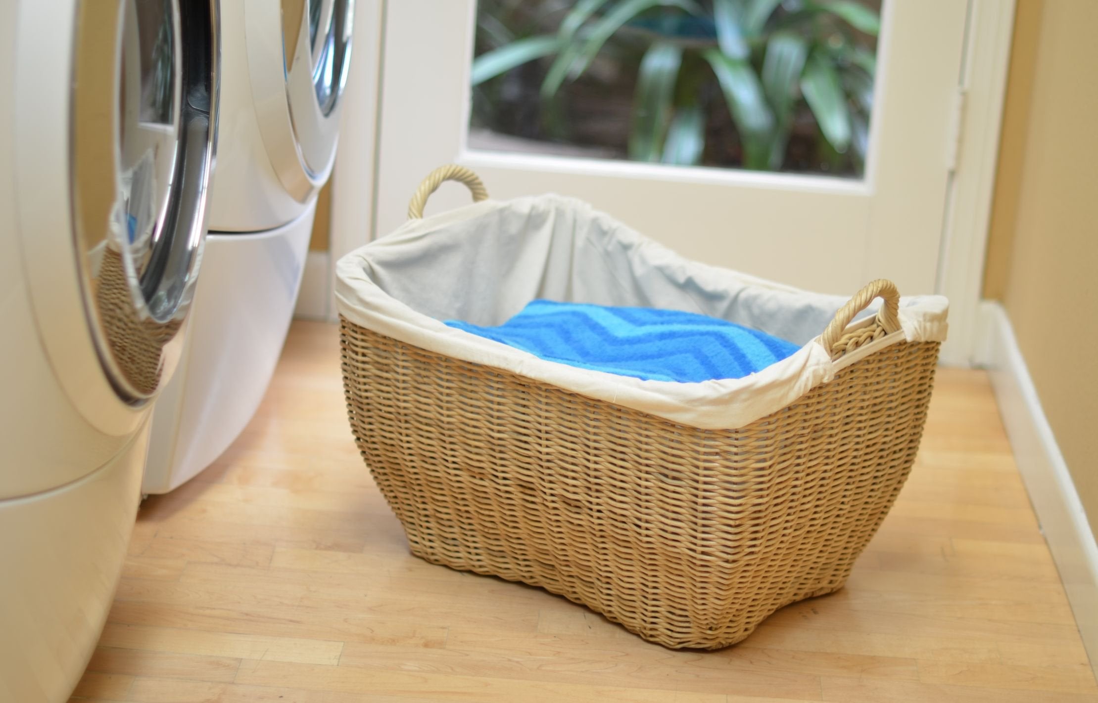 Kouboo 1060053 Wicker Laundry Basket, Natural