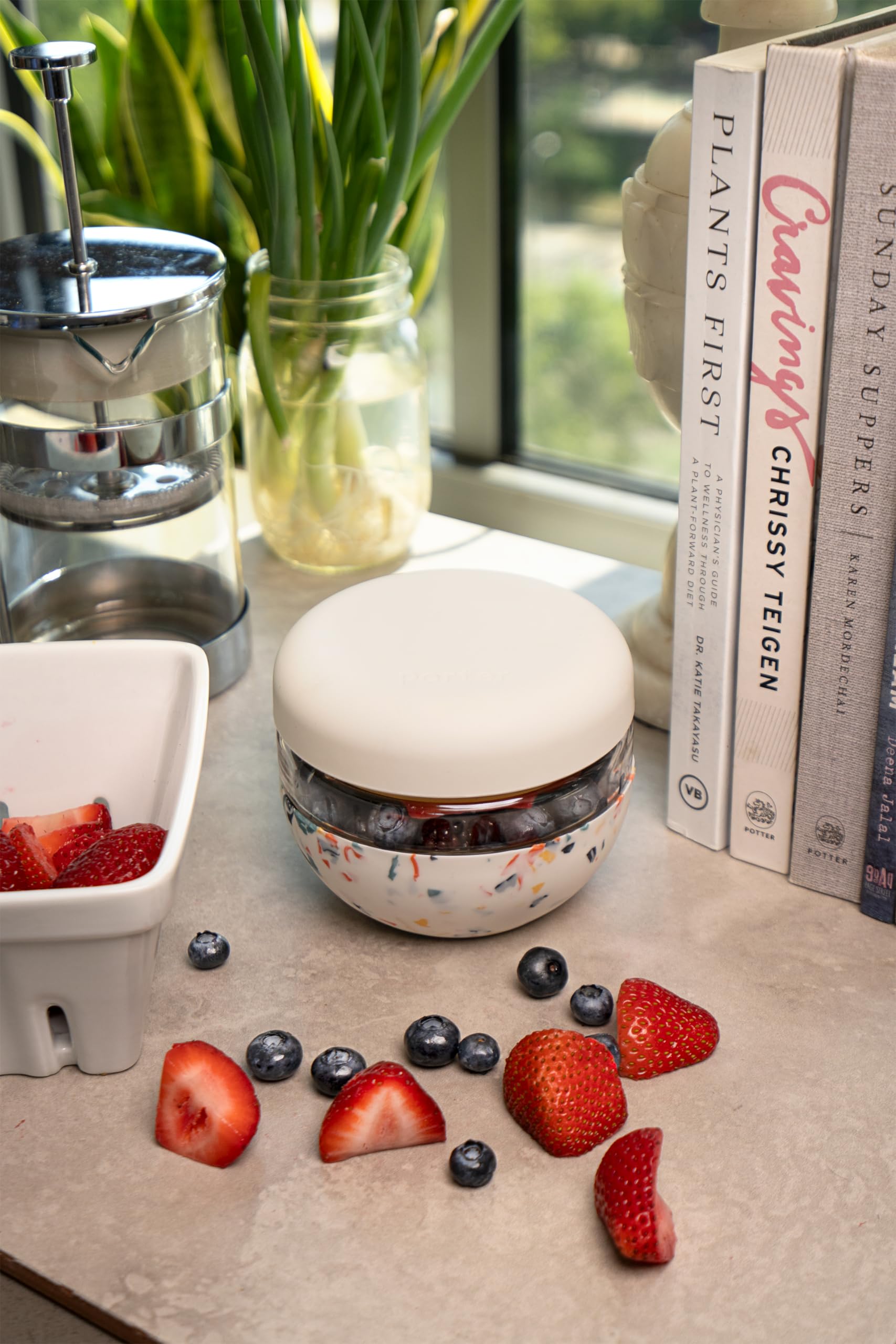 W&P Porter Seal Tight Glass Food Storage Container With Lid, Terrazzo Cream 16Oz, Leak & Spill Proof Meal Prep Container, Microw
