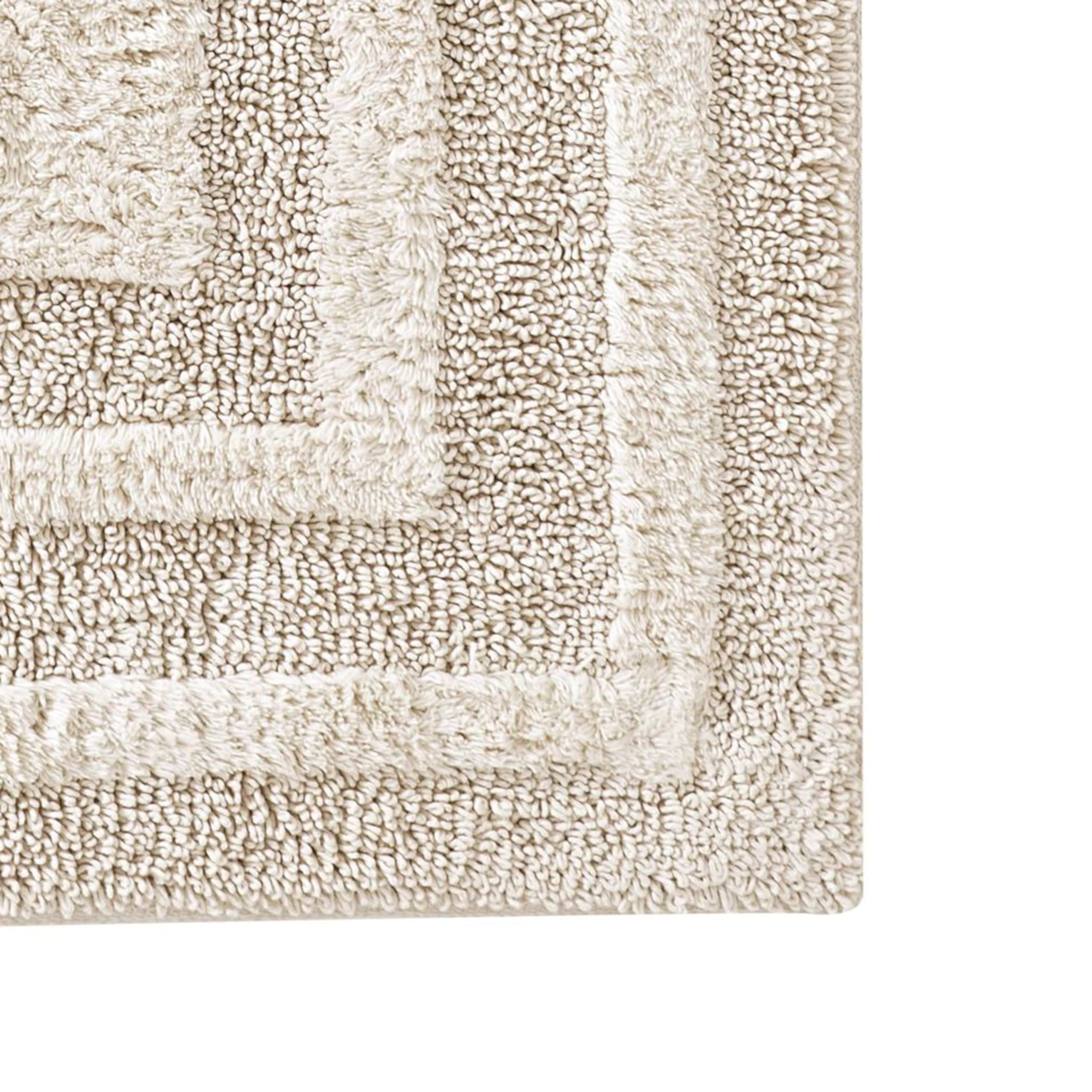 Eddie Bauer - Bathroom Rug Runner, Soft Tufted Cotton Bathroom Decor, Super Absorbent & Quick Dry (Logan Light Grey, 60'' X 22''