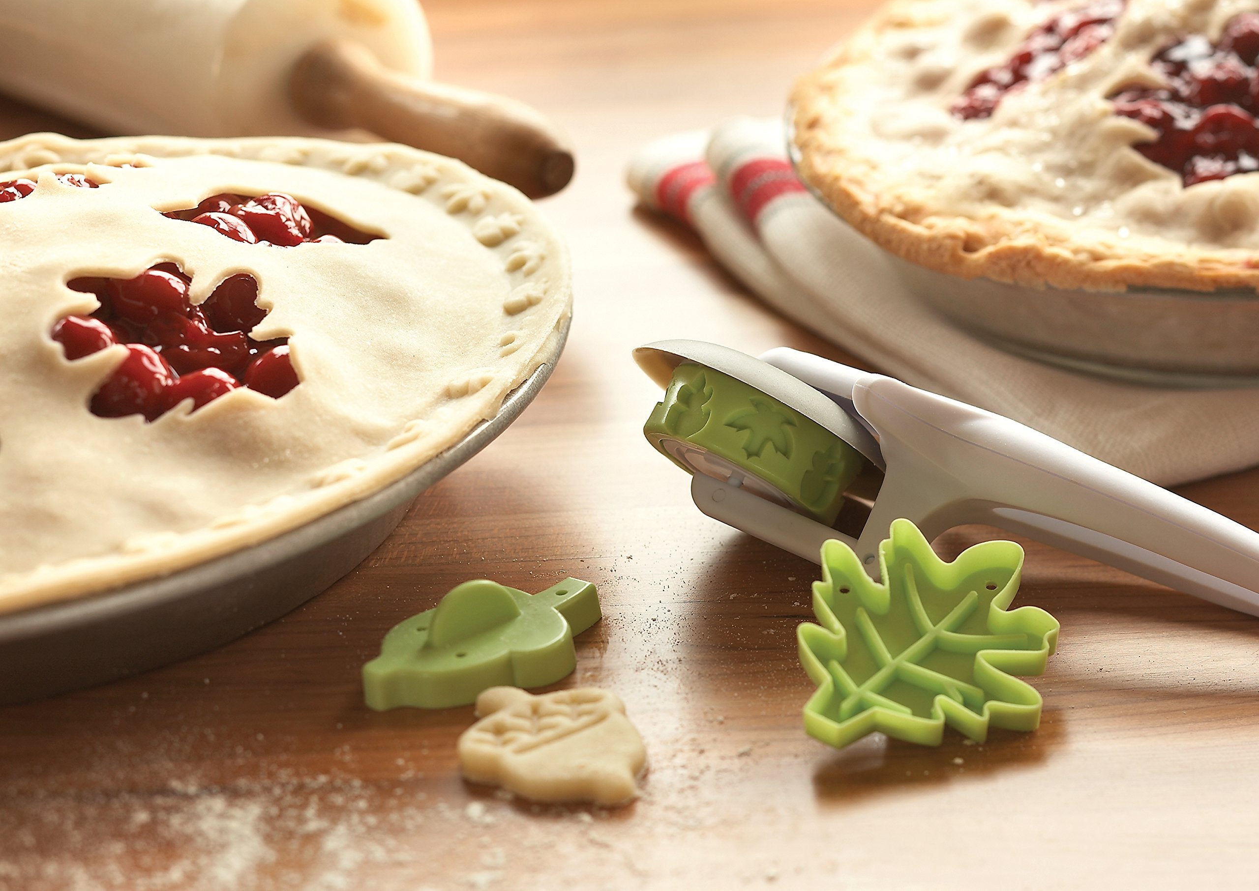 Fox Run Pie Top Cutters And Decorating Kit, 11-Piece Set, Green