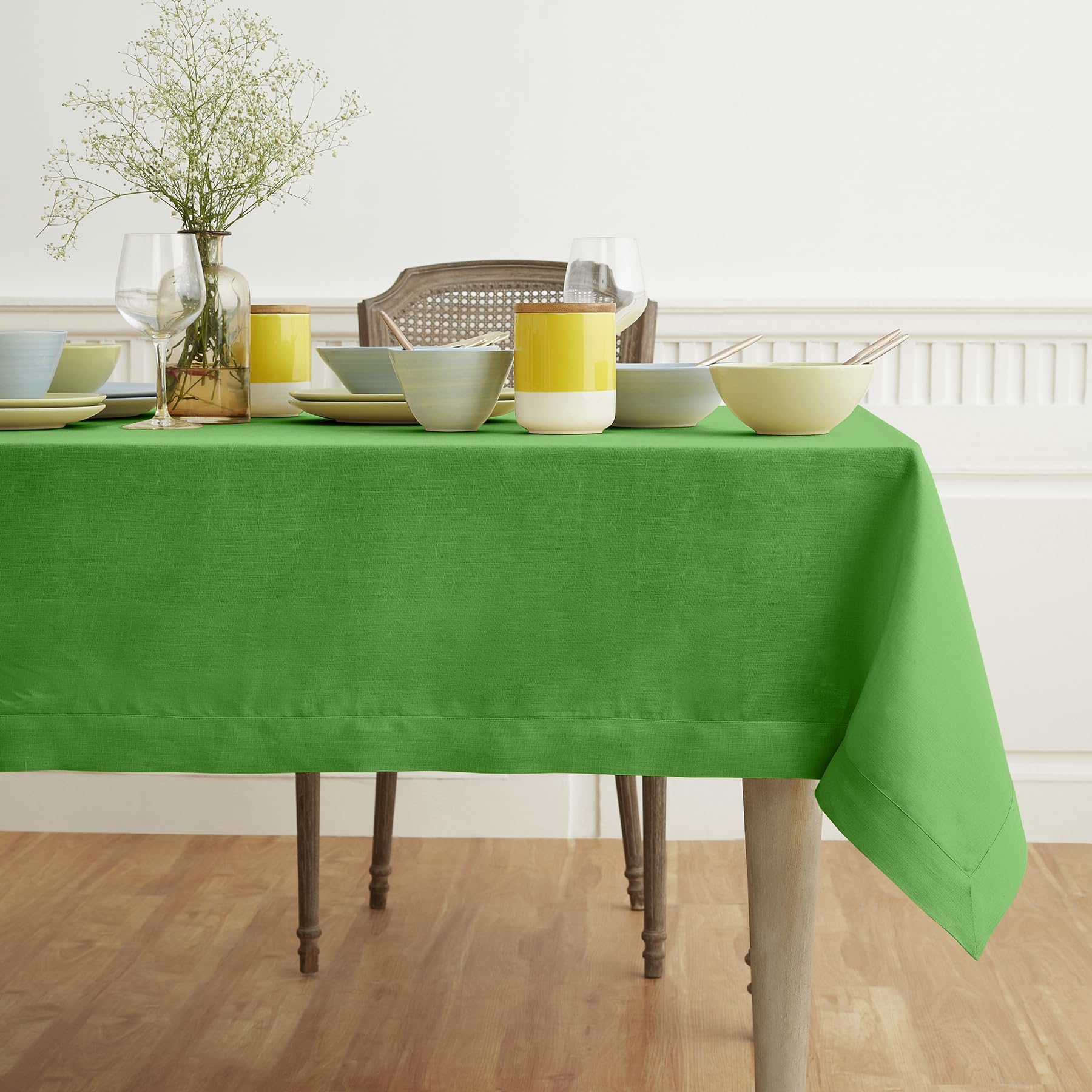 Solino Home Linen Tablecloth - 100% Pure Linen Kelly Green Tablecloth 60 X 108 Inch - Machine Washable Rectangle Tablecloth For