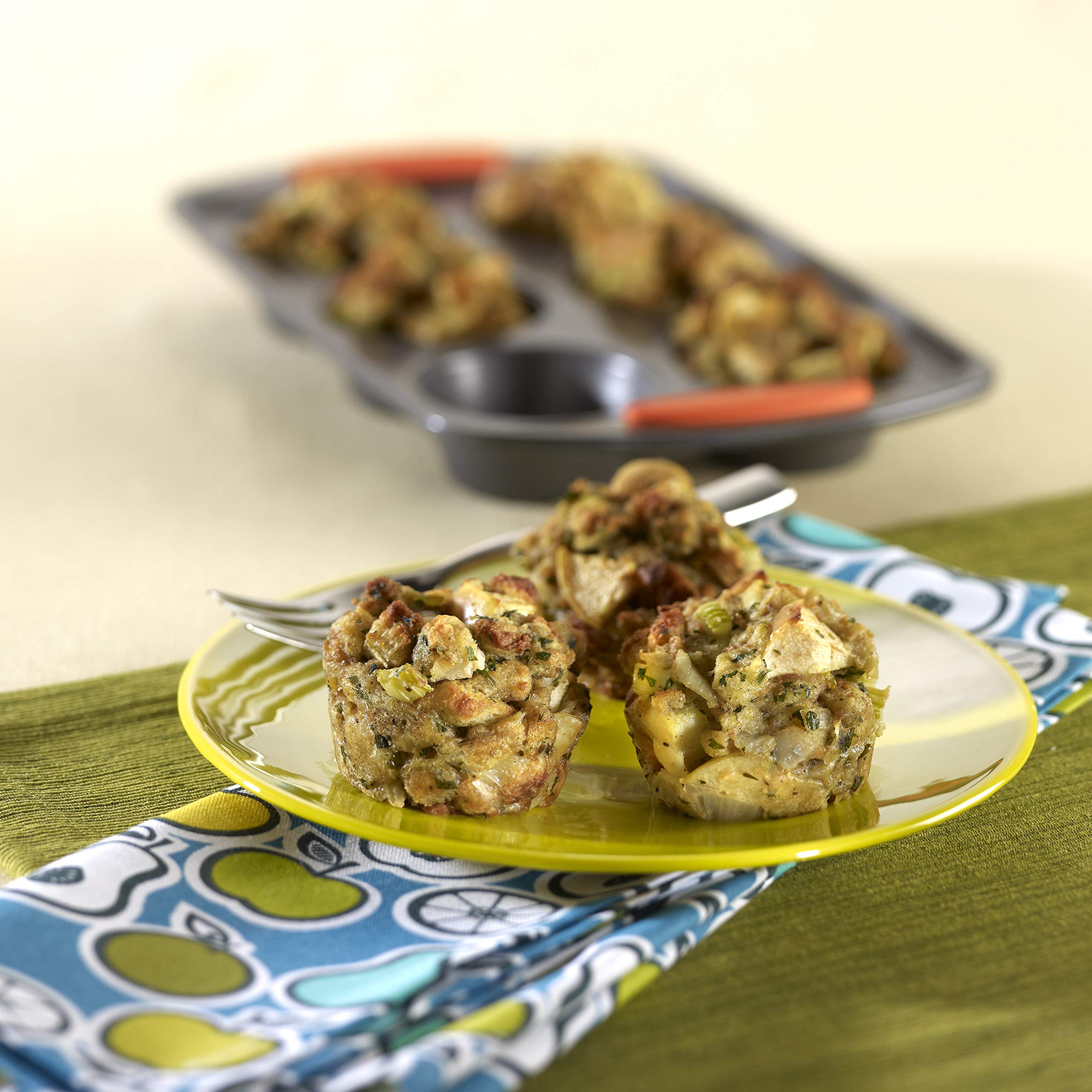 Rachael Ray Yum -O! Nonstick Bakeware 6-Cup Muffin Tin With Grips / Nonstick 6-Cup Cupcake Tin With Grips - 6 Cup, Gray