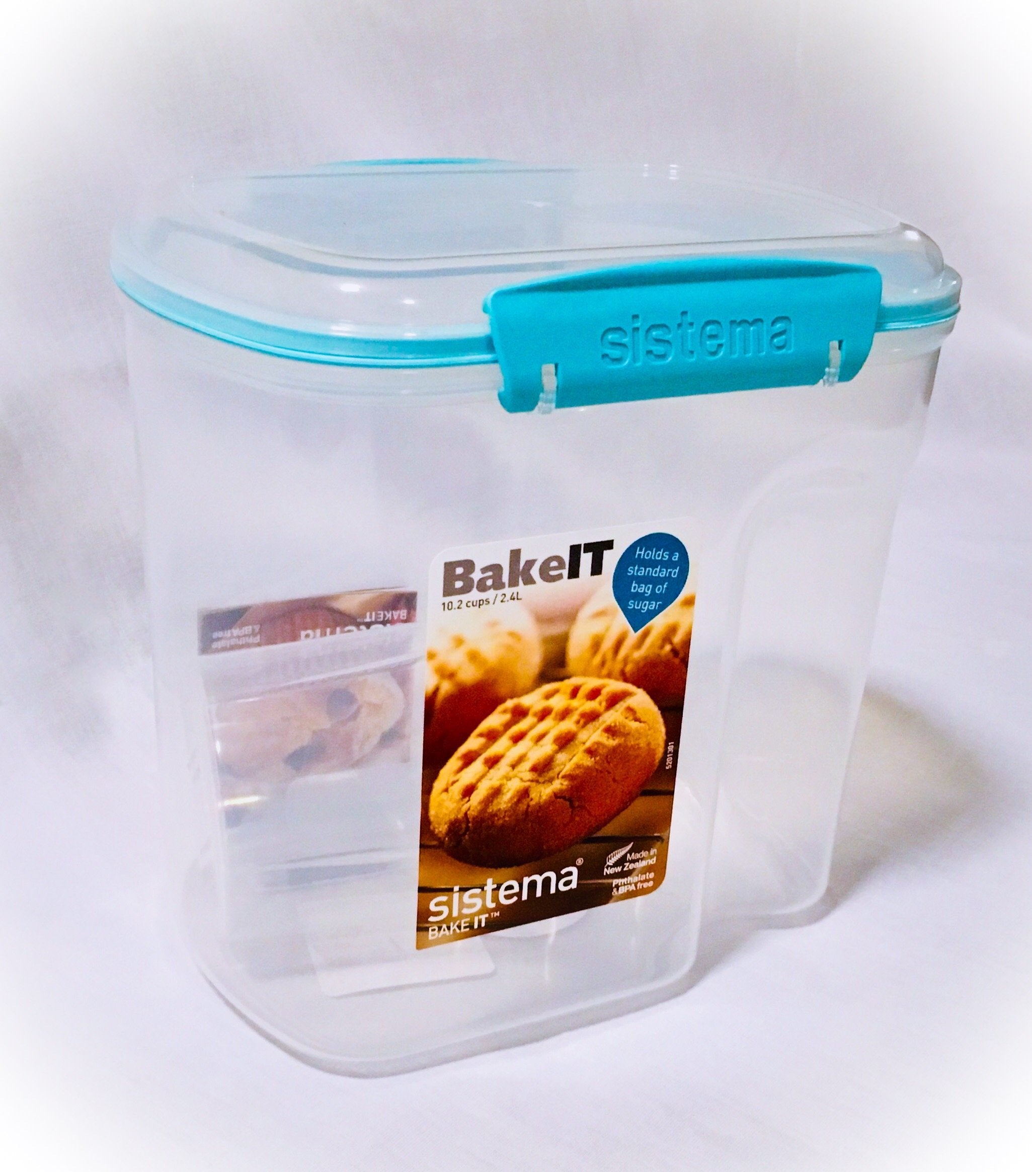 Sistema Bake It Food Storage For Baking Ingredients, Sugar Container With Measuring Cup 10.2 Cups, Clear With Aqua Accents