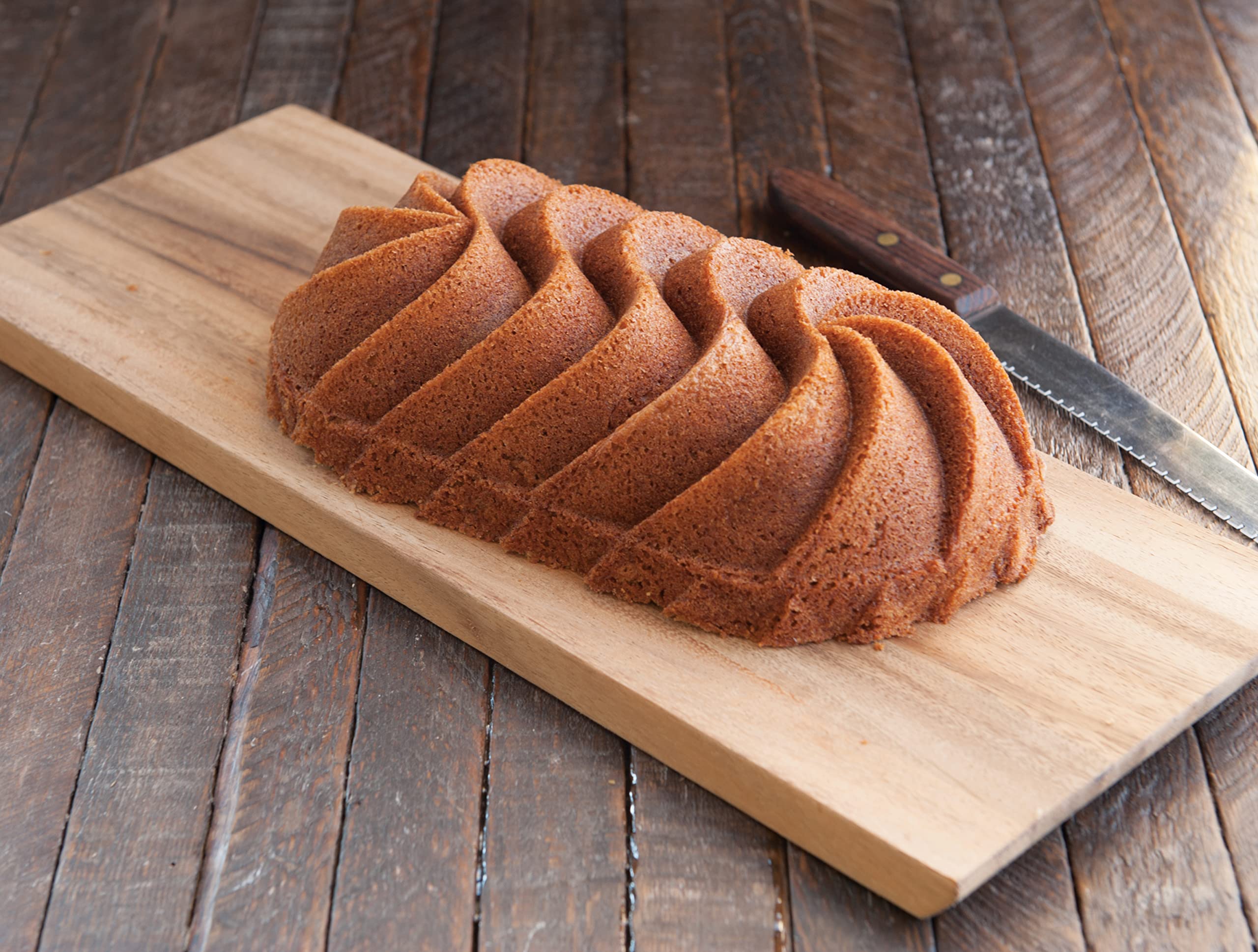 Nordic Ware Heritage Series Loaf Pan, 6 Cup, Graphite