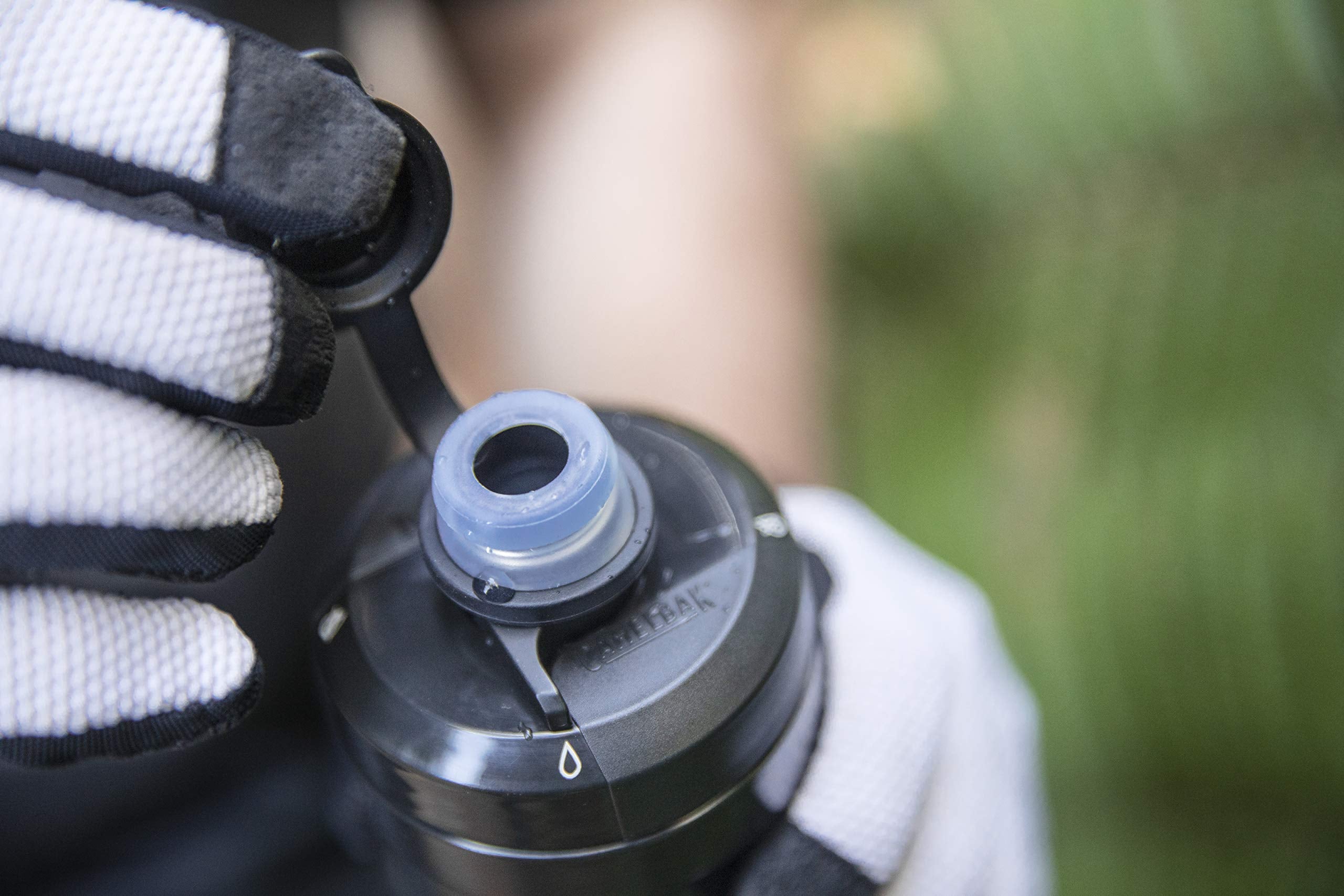 Camelbak Podium Dirt Series Chill Insulated Mountain Bike Water Bottle 21Oz, White