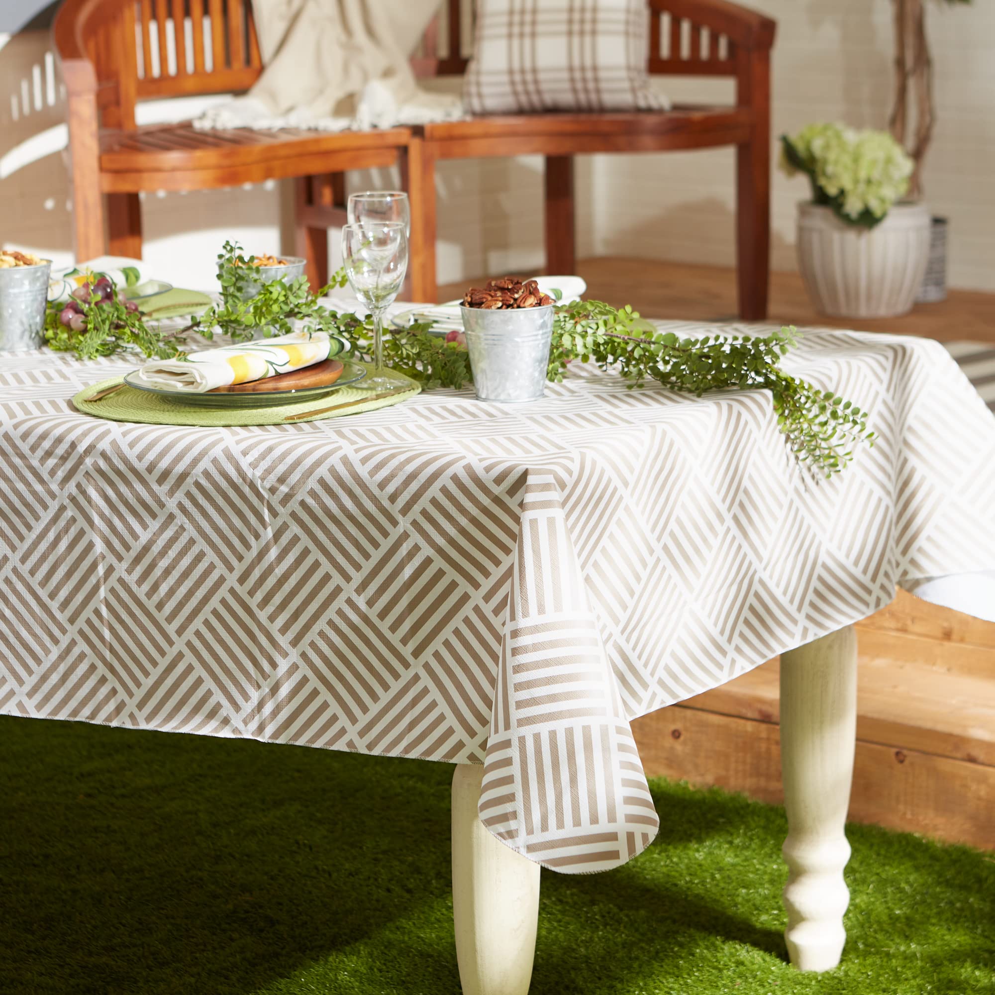 Stone Grid Vinyl Tablecloth 70 Round