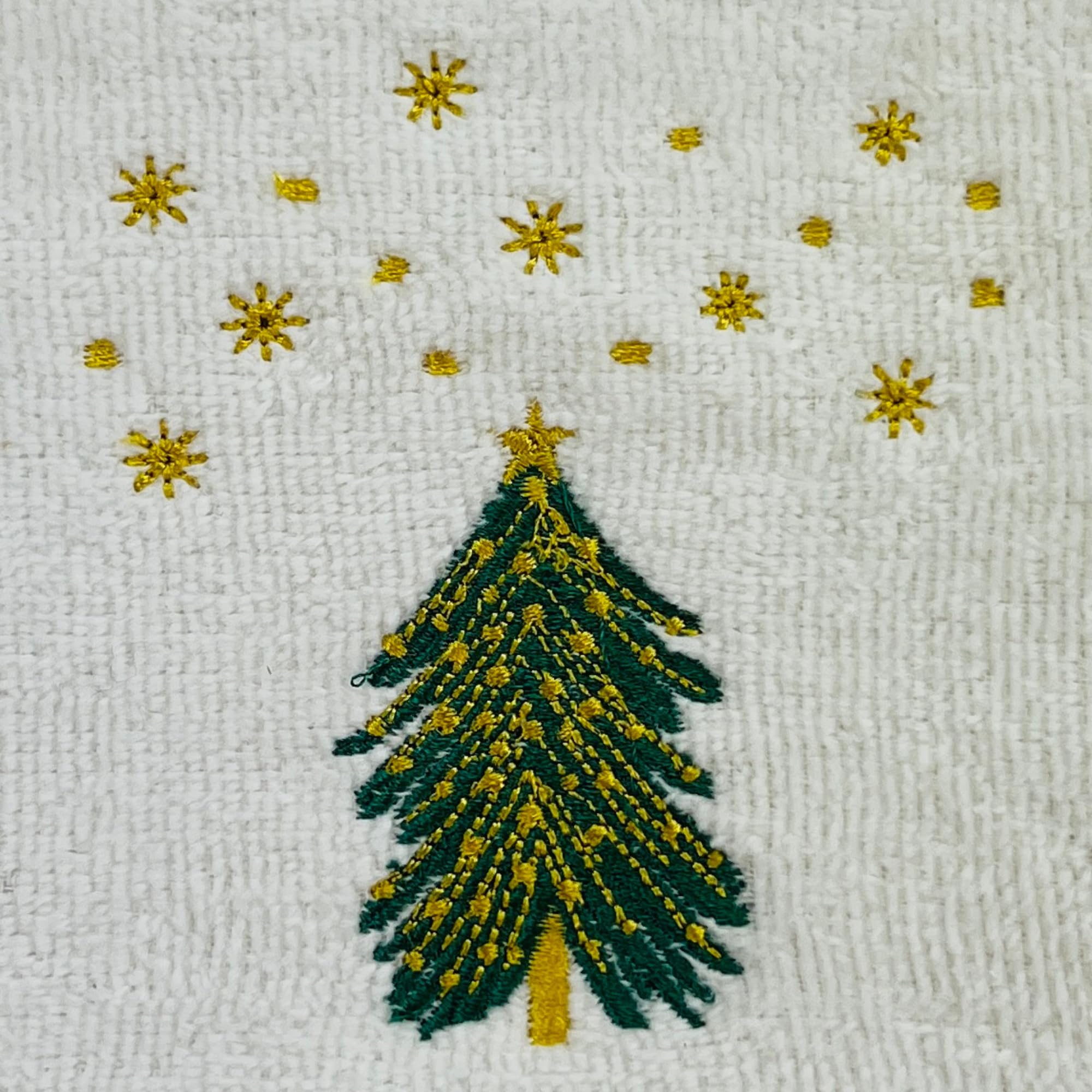 Luxury Holiday Christmas Fingertip Towel Set, Decorated Embroidered Rustic Holiday Tree Under The Stars, Velour Terry Cotton Whi