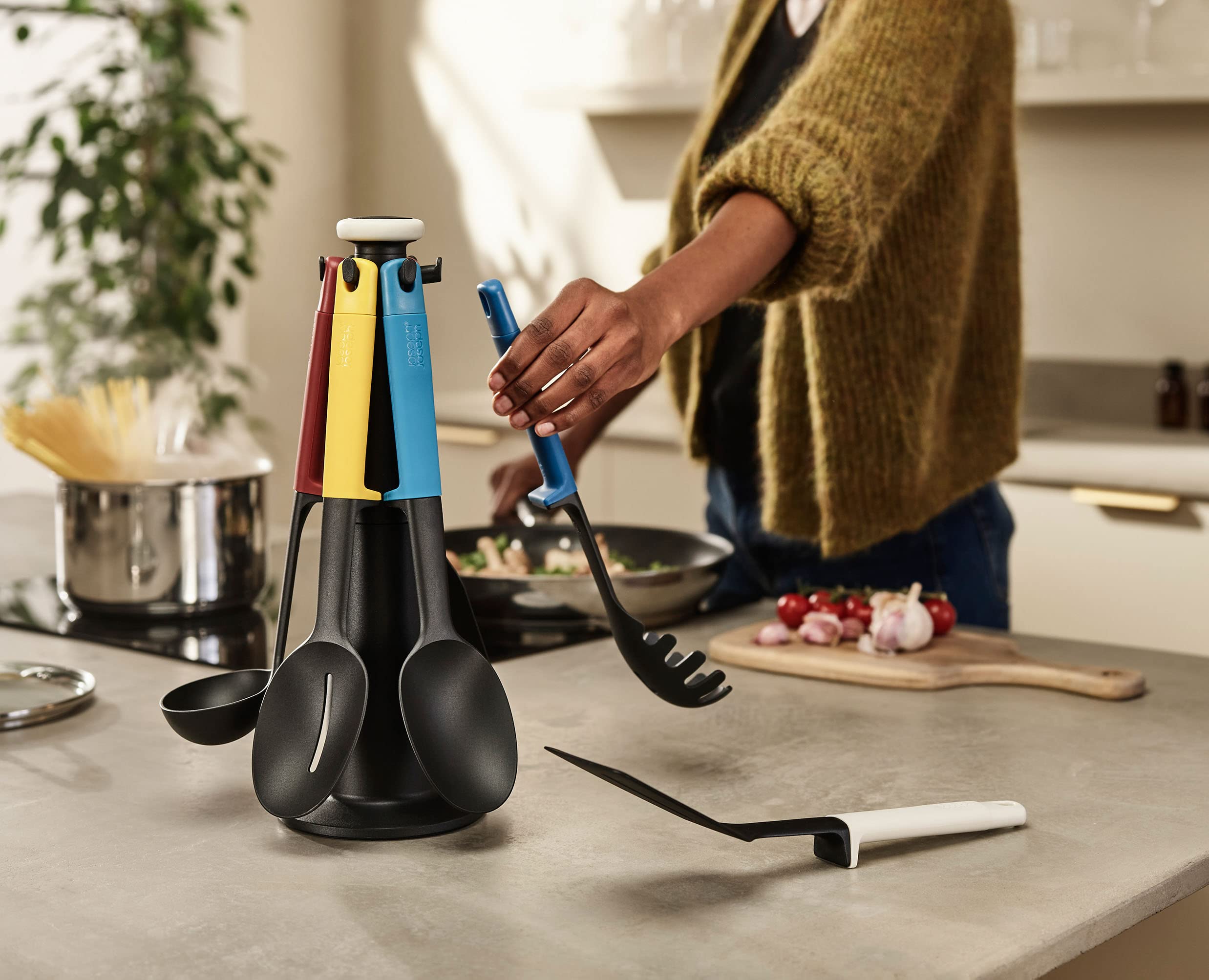 Joseph Joseph Elevate Carousel 6-Piece Utensil Set With Rotating Storage Stand, One Size, Multicolor