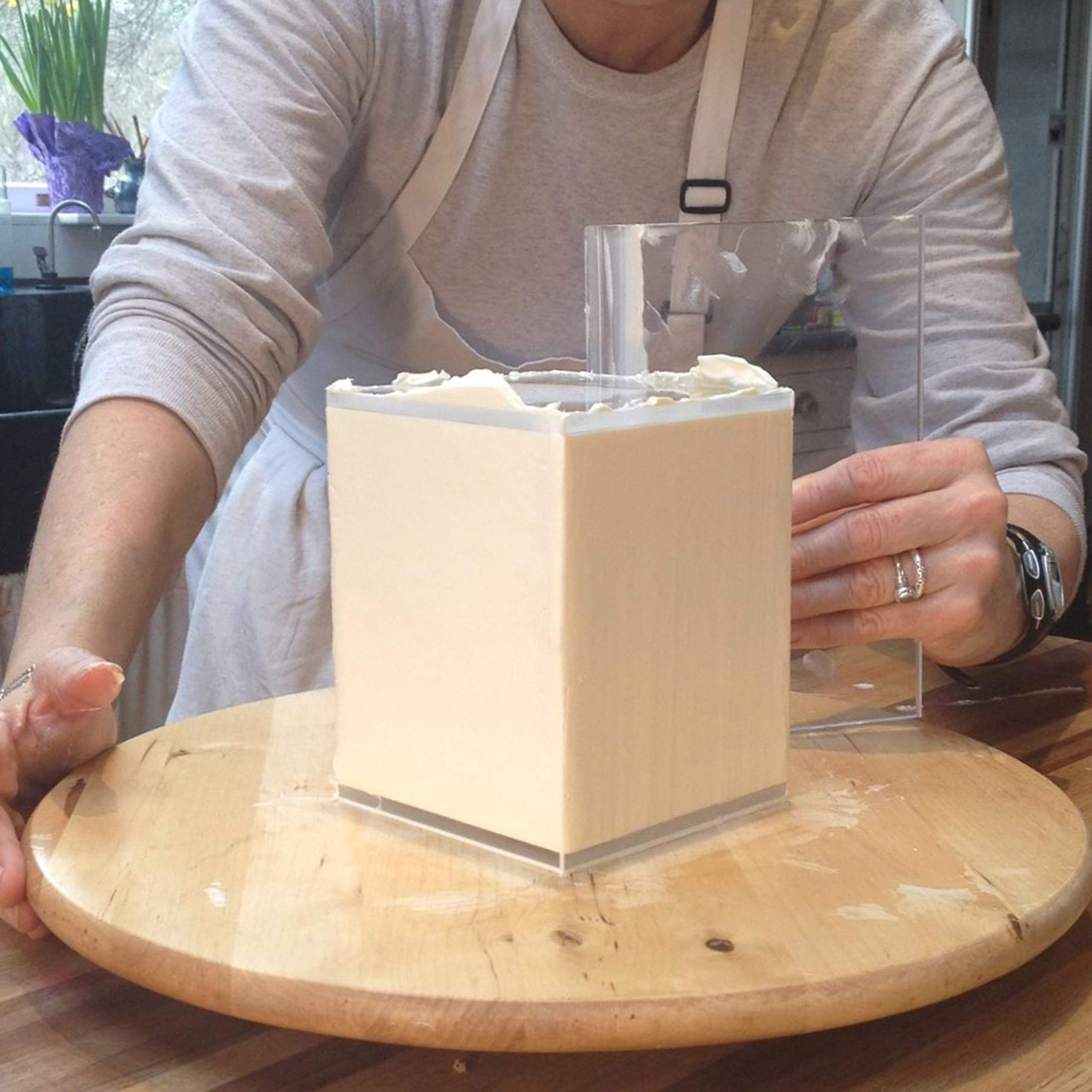 Cakesafe 6 Inch Og Scraper-Clear Acrylic Cake, Icing, And Butter Cream Smoother With Beveled Edge