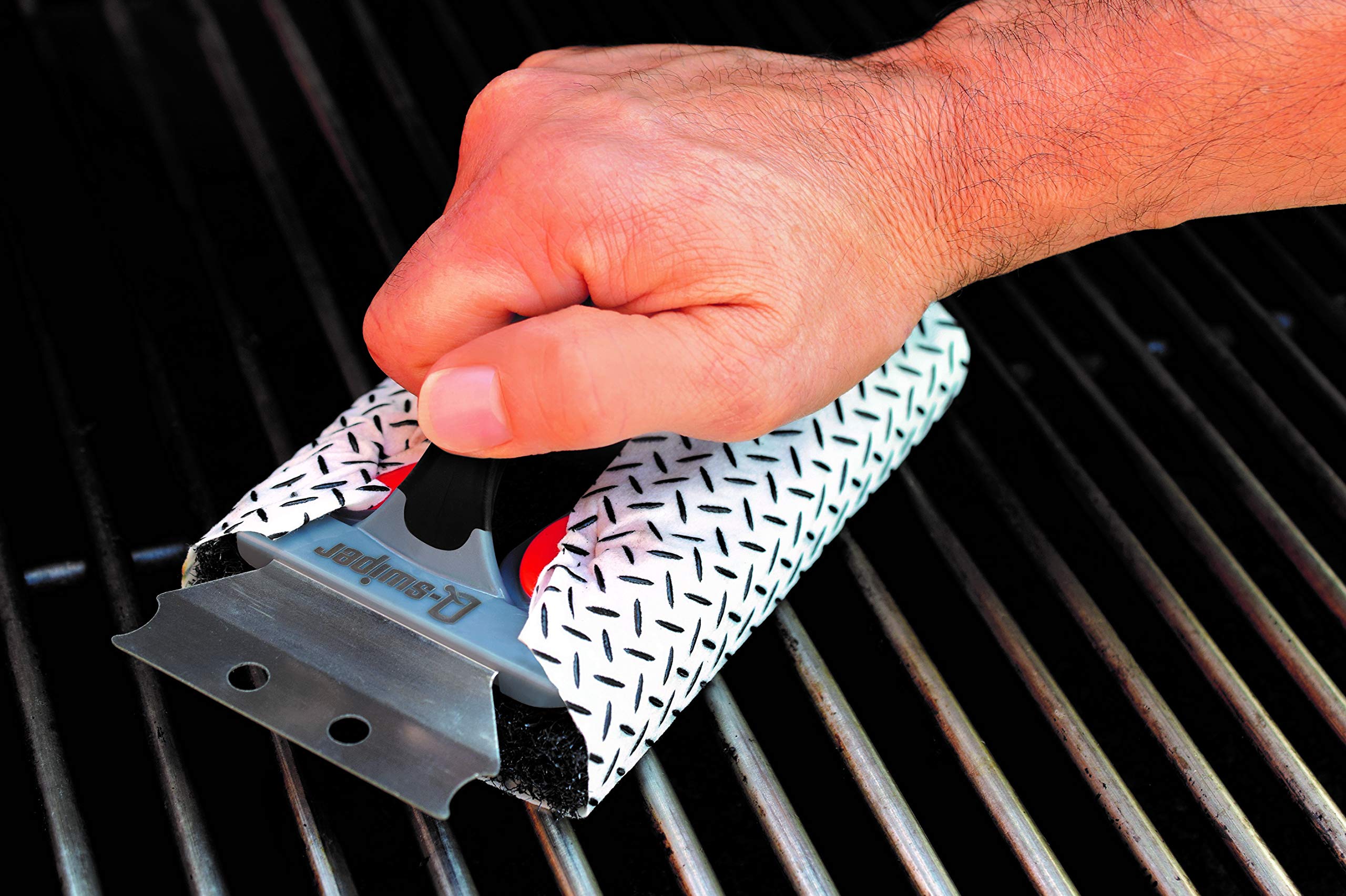 Q-Swiper Bbq Grill Cleaner Set - 1 Grill Brush With Scraper And 25 Bbq Grill Cleaning Wipes | No Bristles & Wire Free | Safe Way