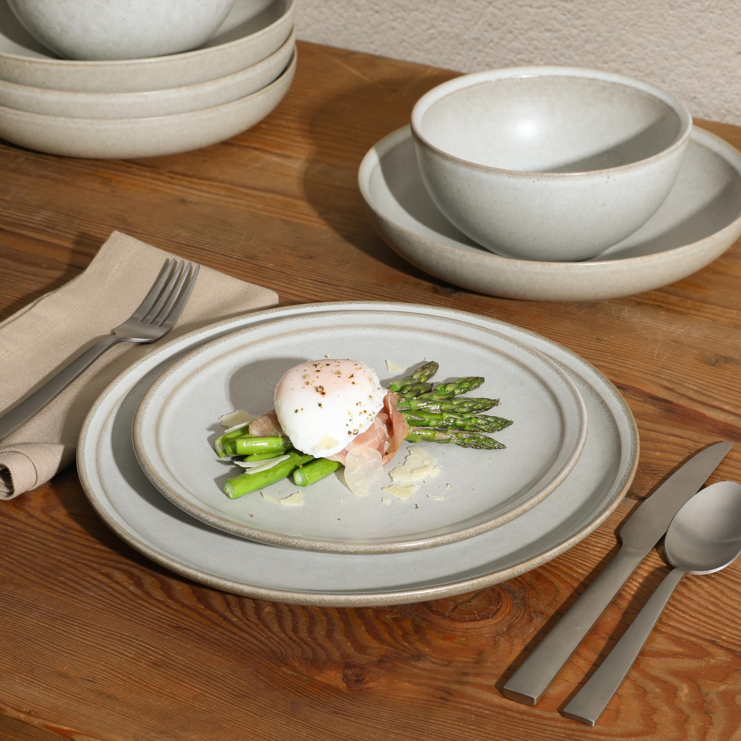 Gibson Elite Beckett Stoneware Dinnerware Set - 16 Piece Service for 4, Linen White, Matte Reactive Glaze