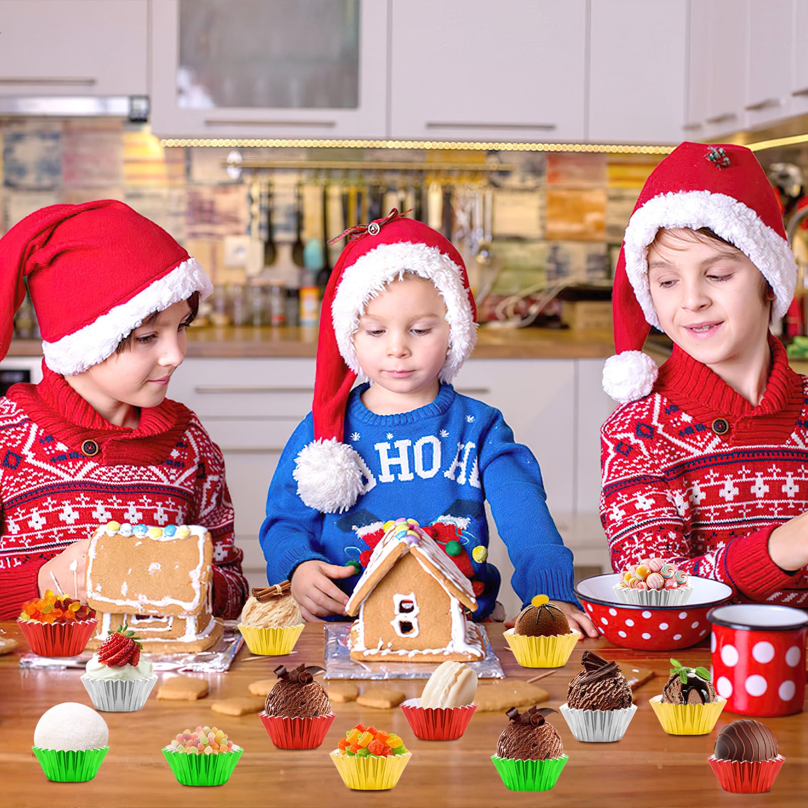 AUGSUN 400pcs Christmas Mini Foil Cupcake Liners Golden Red Green Silver Cupcake Baking Cups Metallic Mini Muffin Cupcake Wrappe