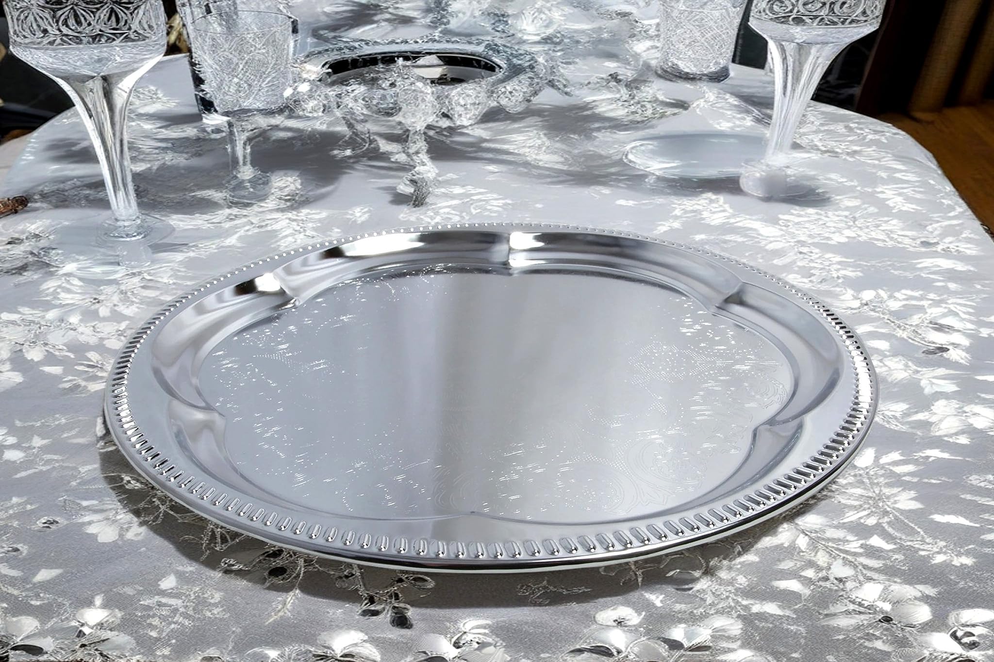 Maro Megastore (Pack Of 4) 13.8-Inch Elegant Round Floral Pattern Engraved Catering Chrome Plated Serving Plate Mirror Tray Plat