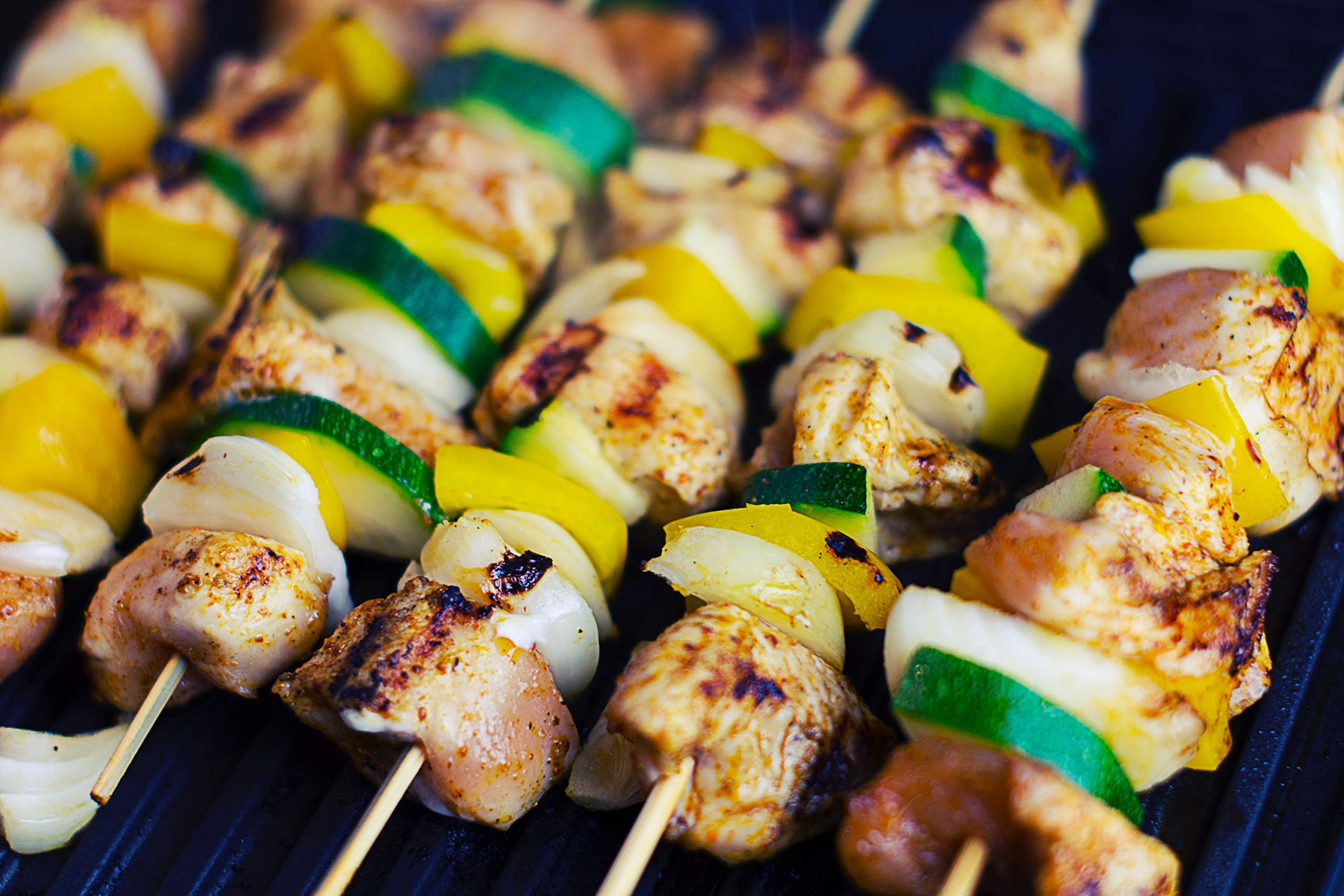Kingseal Natural Bamboo Wood Grilling Skewers, 9 Inches X 2.5Mm Diameter, For Shish Kebabs, Bbq, And Fruit Arrangements, Bulk Pa