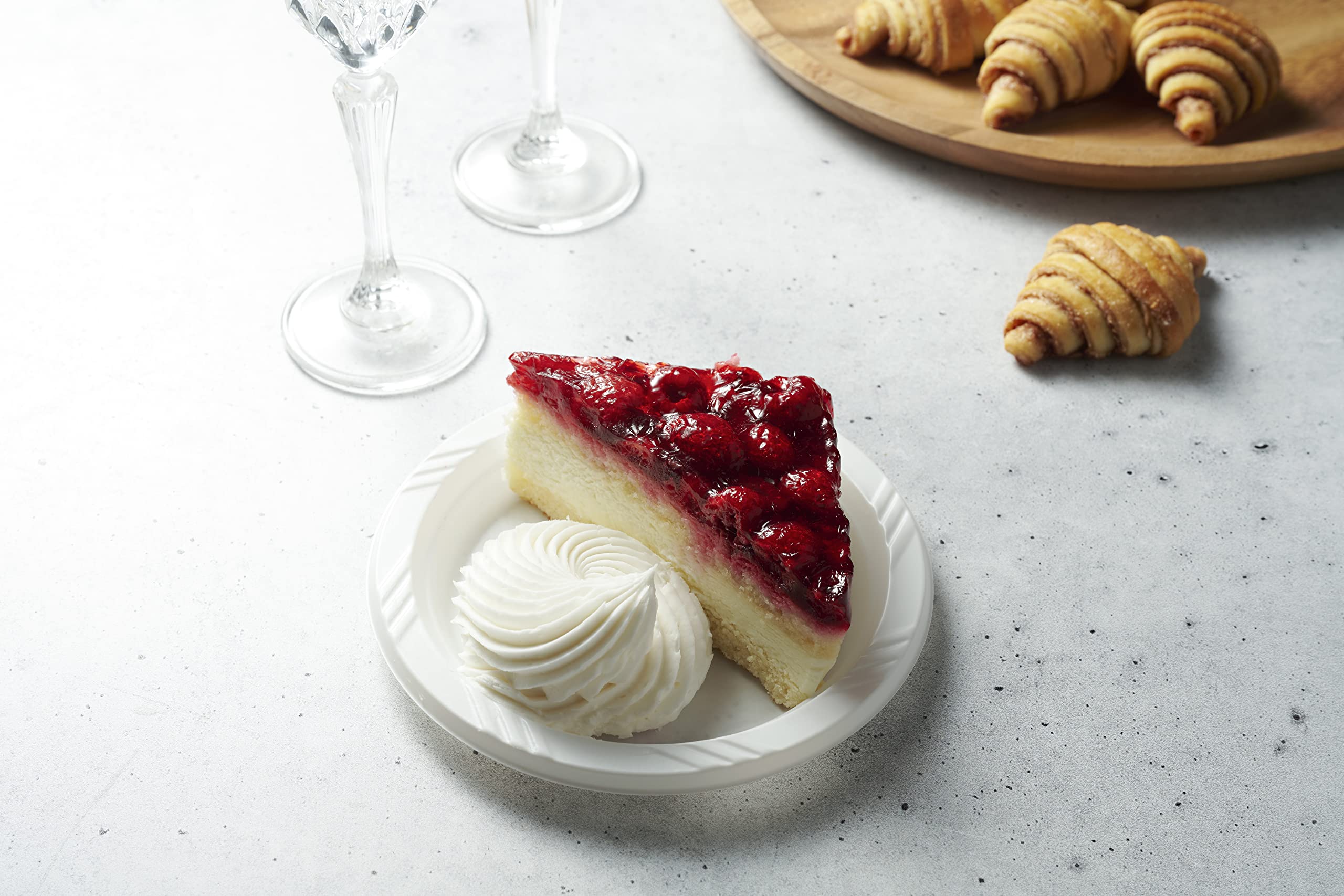 Munfix 6 Inch White Plastic Plates 200 Bulk Pack - Disposable Cake Plates For Bbq, Party, Travel And Events, Microwavable Recycl