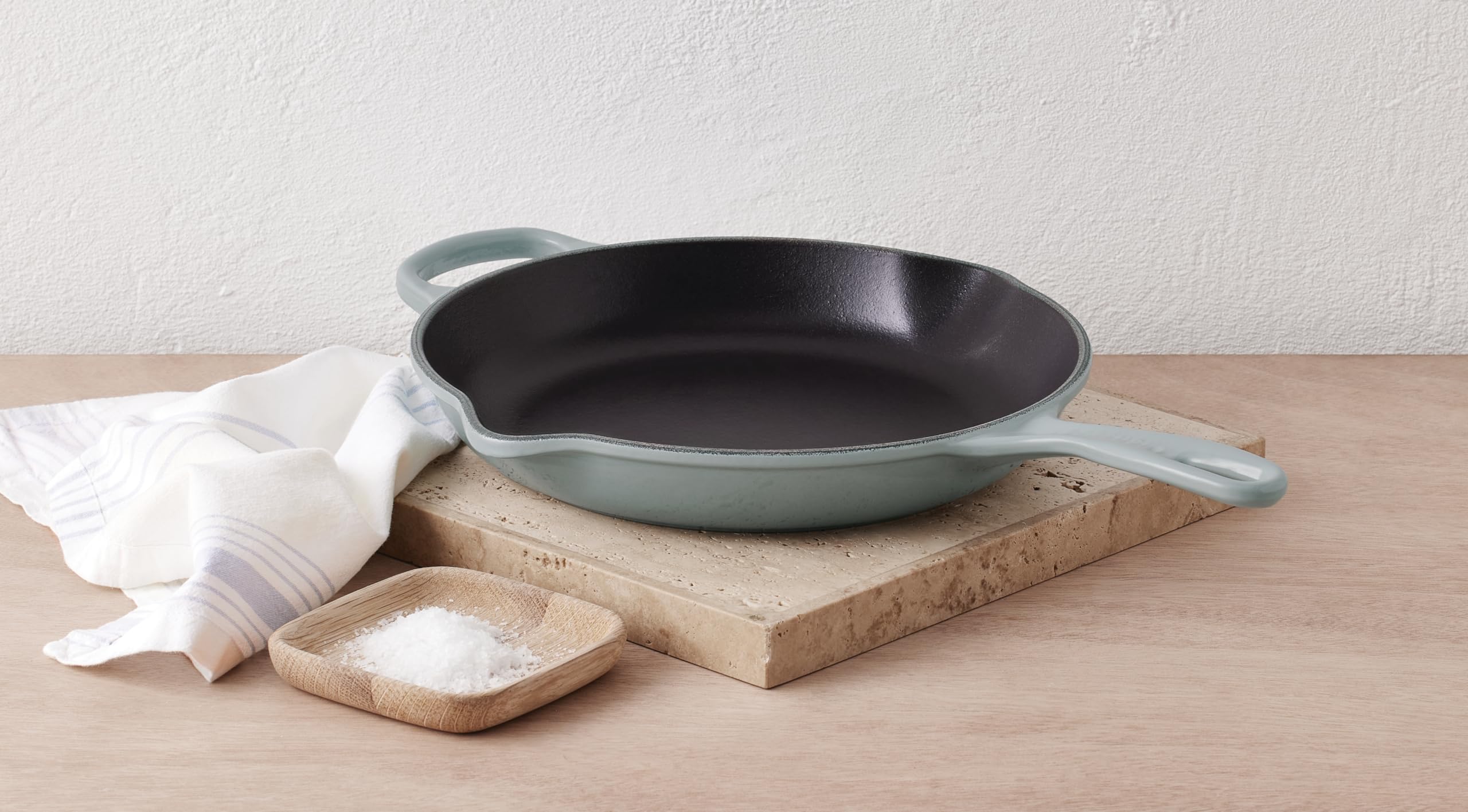 Le Creuset Enameled Cast Iron Signature Iron Handle Skillet, 9 (1-3/8 Qt.), Sea Salt