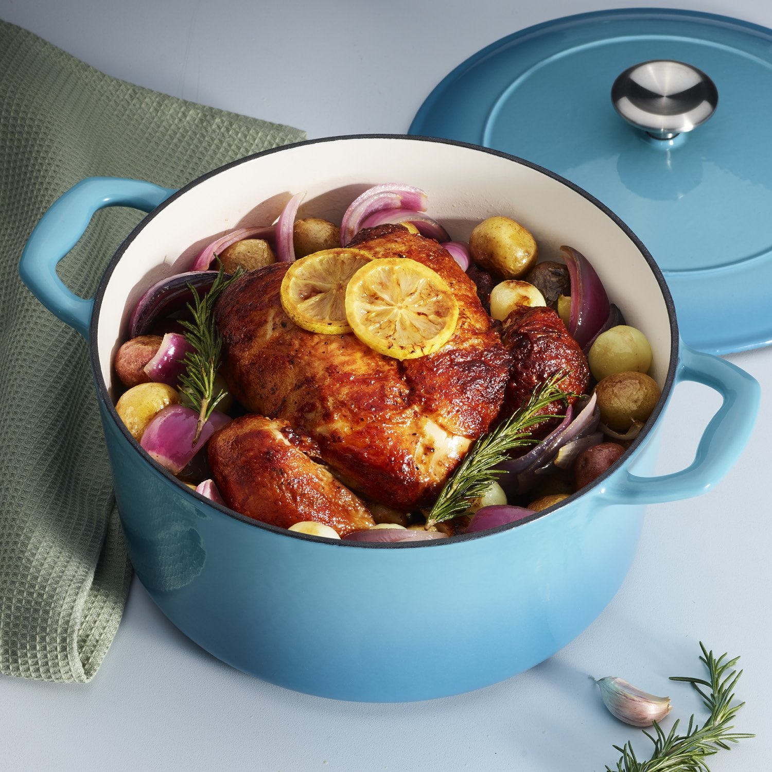 Tramontina Enameled Cast Iron Covered Dutch Oven 5.5-Quart Medium Blue, 80131/036Ds