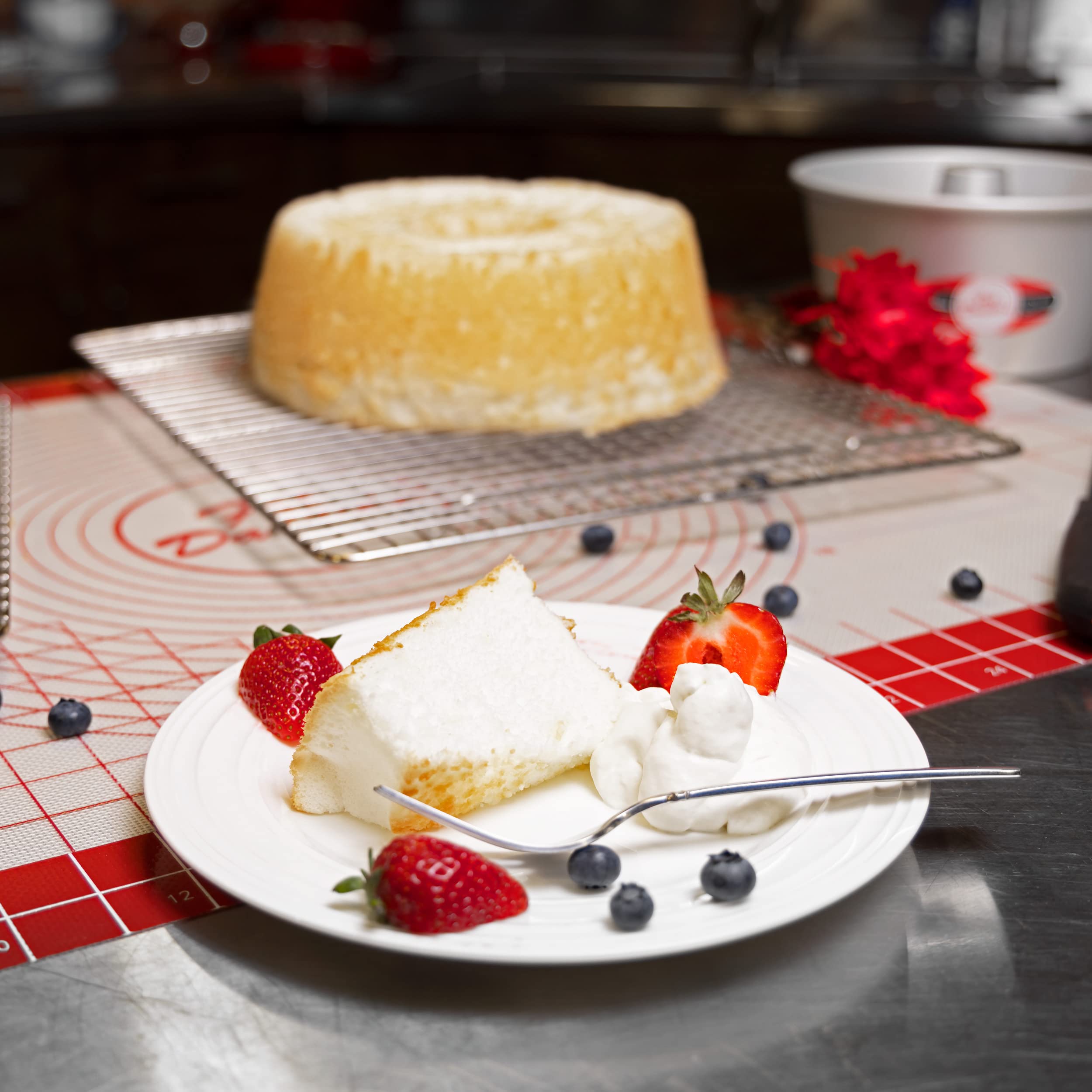 Fat Daddio's PAF-8375 Anodized Aluminum Angel Food Cake Pan  8 Inch