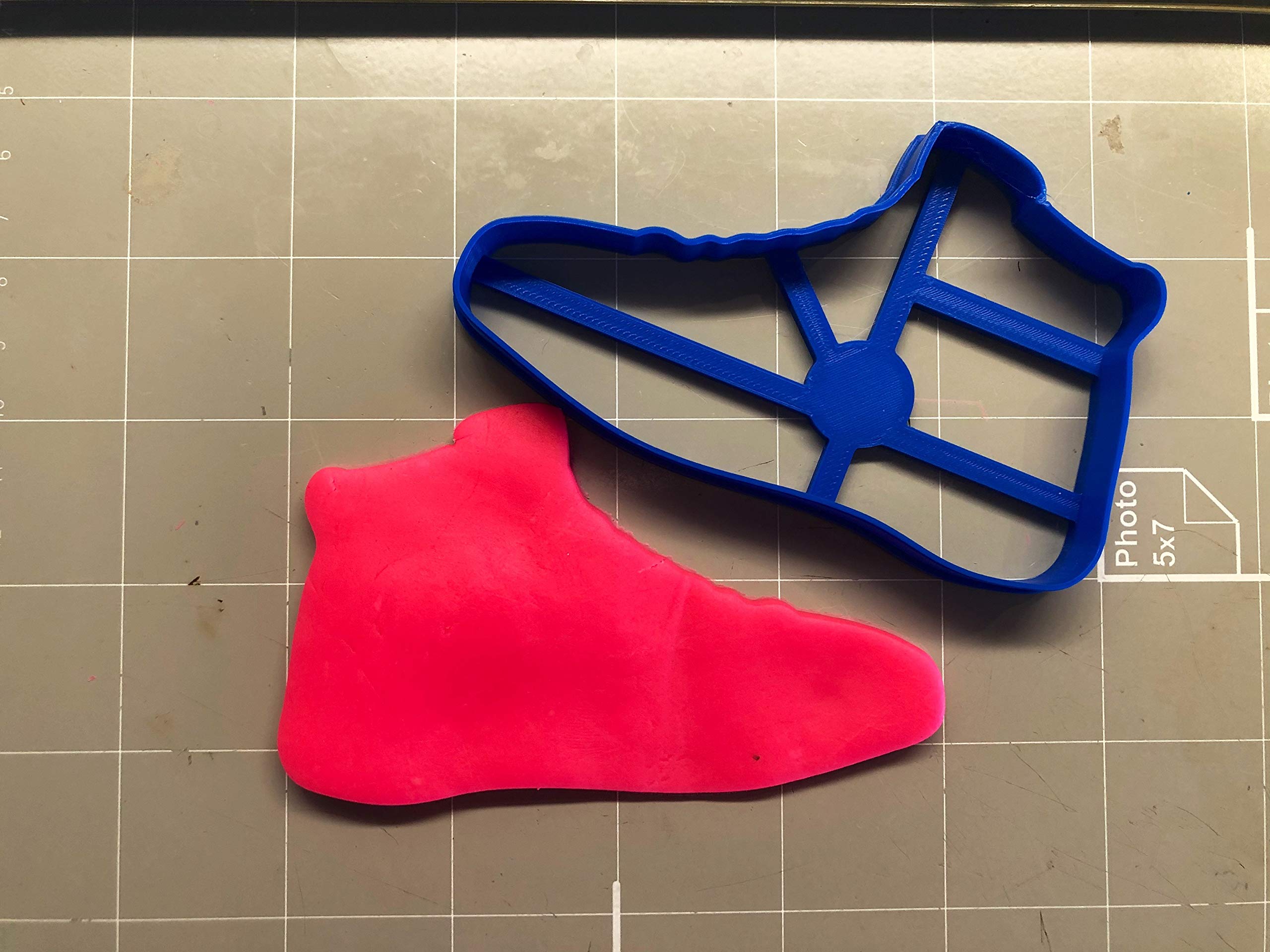Sneakers Cookie Cutter (4.0 Inch)
