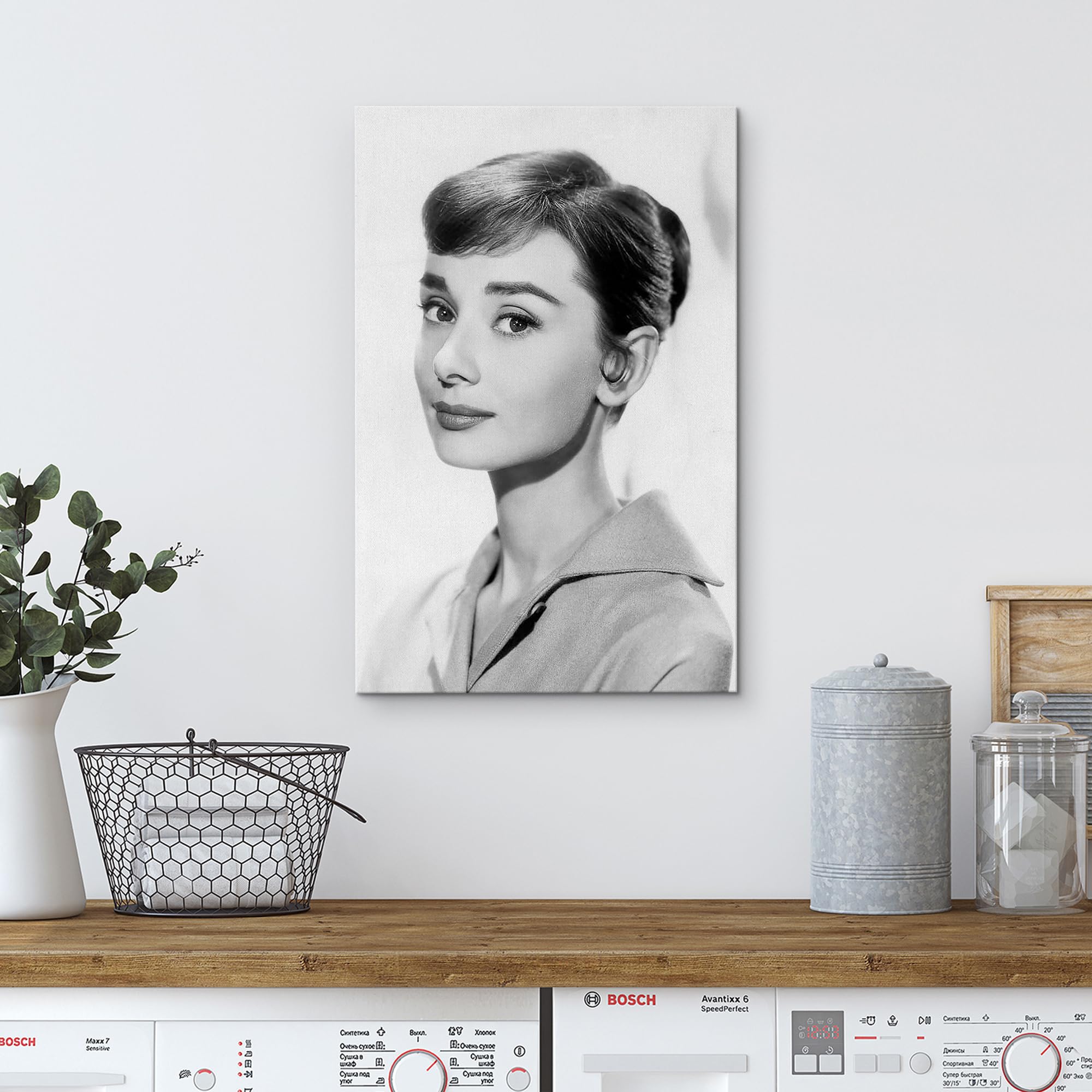 Wall26 Canvas Print Wall Art Famous Celebrity Actress Black & White Audrey Hepburn Historic Classic Photography Realism Traditio