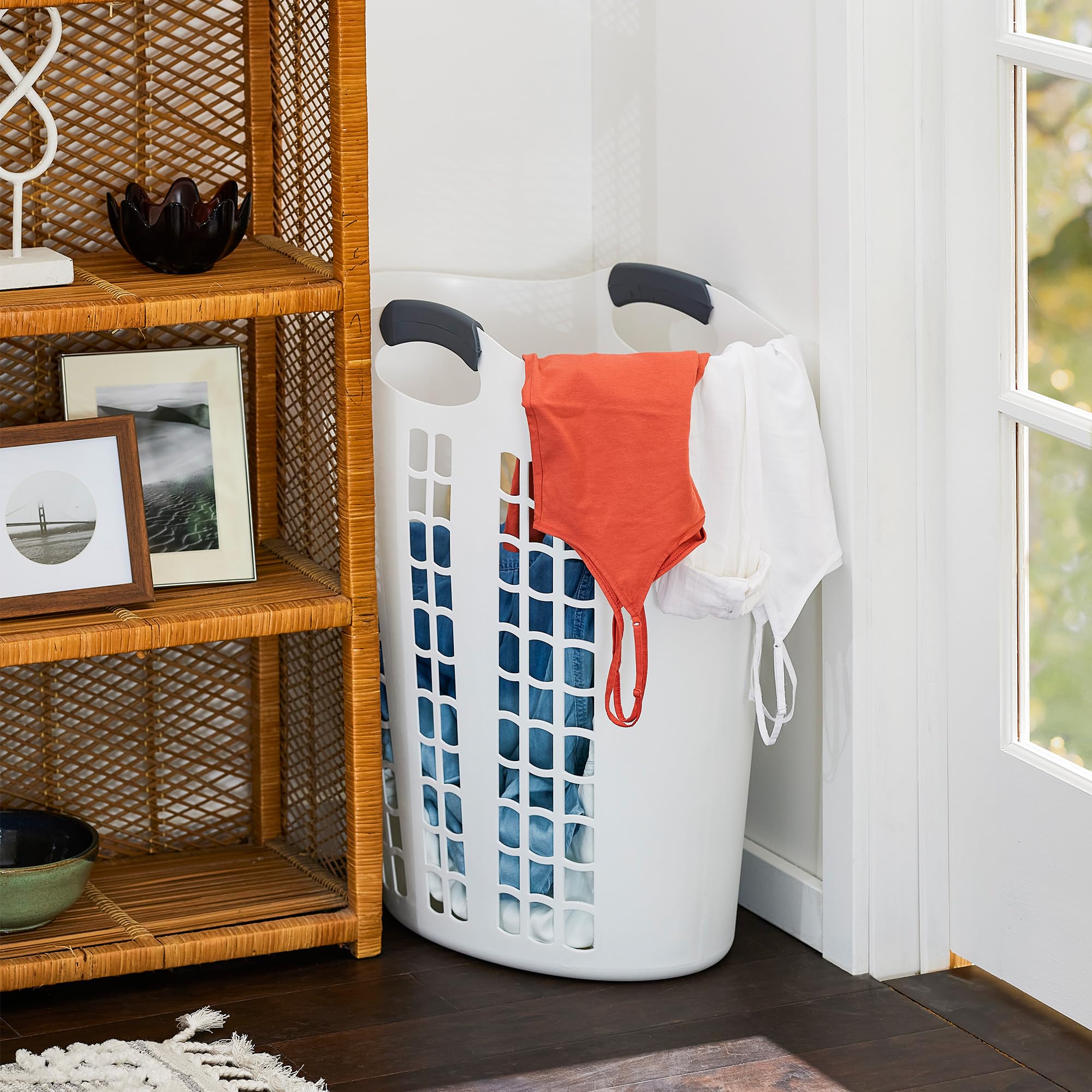 Gracious Living Easy Carry Flex Hamper, Large 87.5 Liter Lightweight Plastic Ventilated Laundry Basket Clothes Bin With Handles,