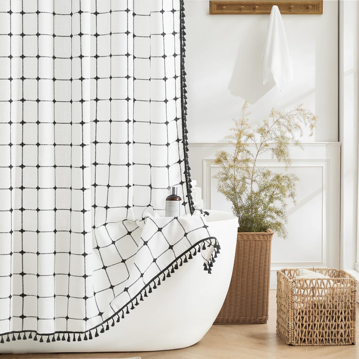 Yuanice Boho Farmhouse Shower Curtain, Linen Rustic Heavy Duty Fabric Shower Curtain Set With Tassels, Modern Bohemian Vintage T