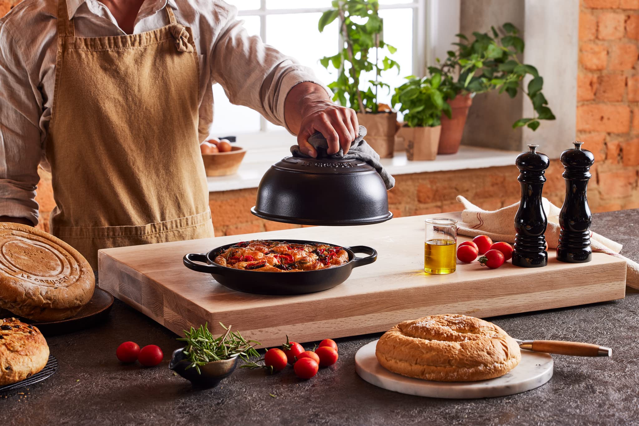 Le Creuset Enameled Cast Iron Bread Oven, Licorice - Model LS2101-2420SS