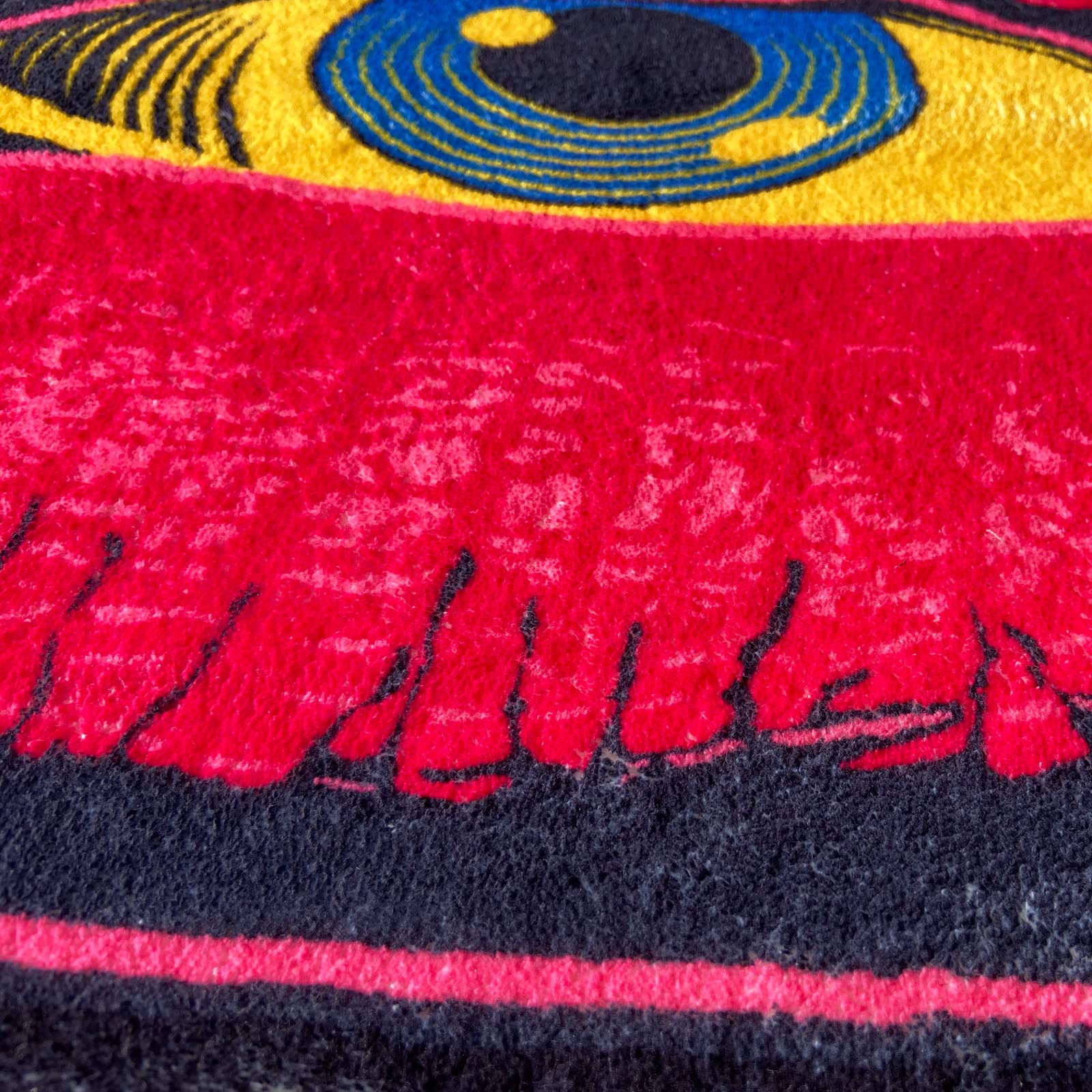 VBFGRT Interesting Red Lip Devil Eye Shape Plush Rugs Lovely Bedroom Comfortable Home Decoration Door Mat Cartoon Bathroom Absorbent Bath Mat Indoor Carpet Kitchen Non-Slip Mats  31.5x19.5