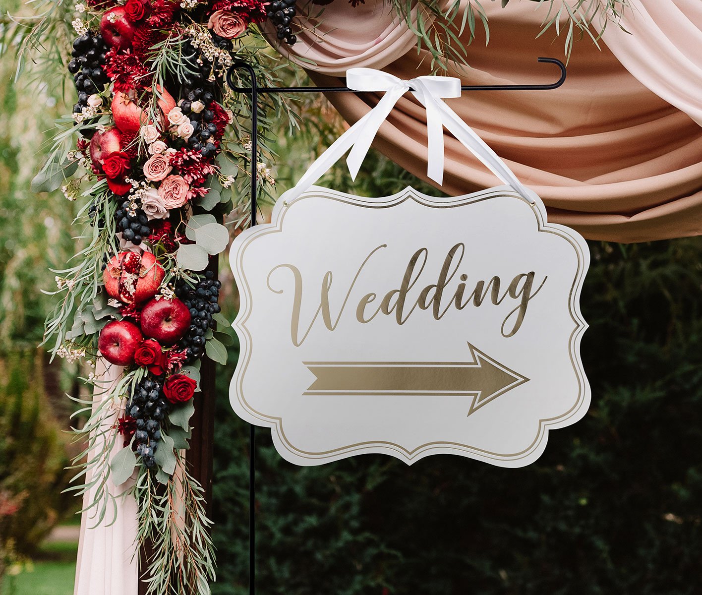 Lillian Rose White Arrow Wedding Sign, Gold