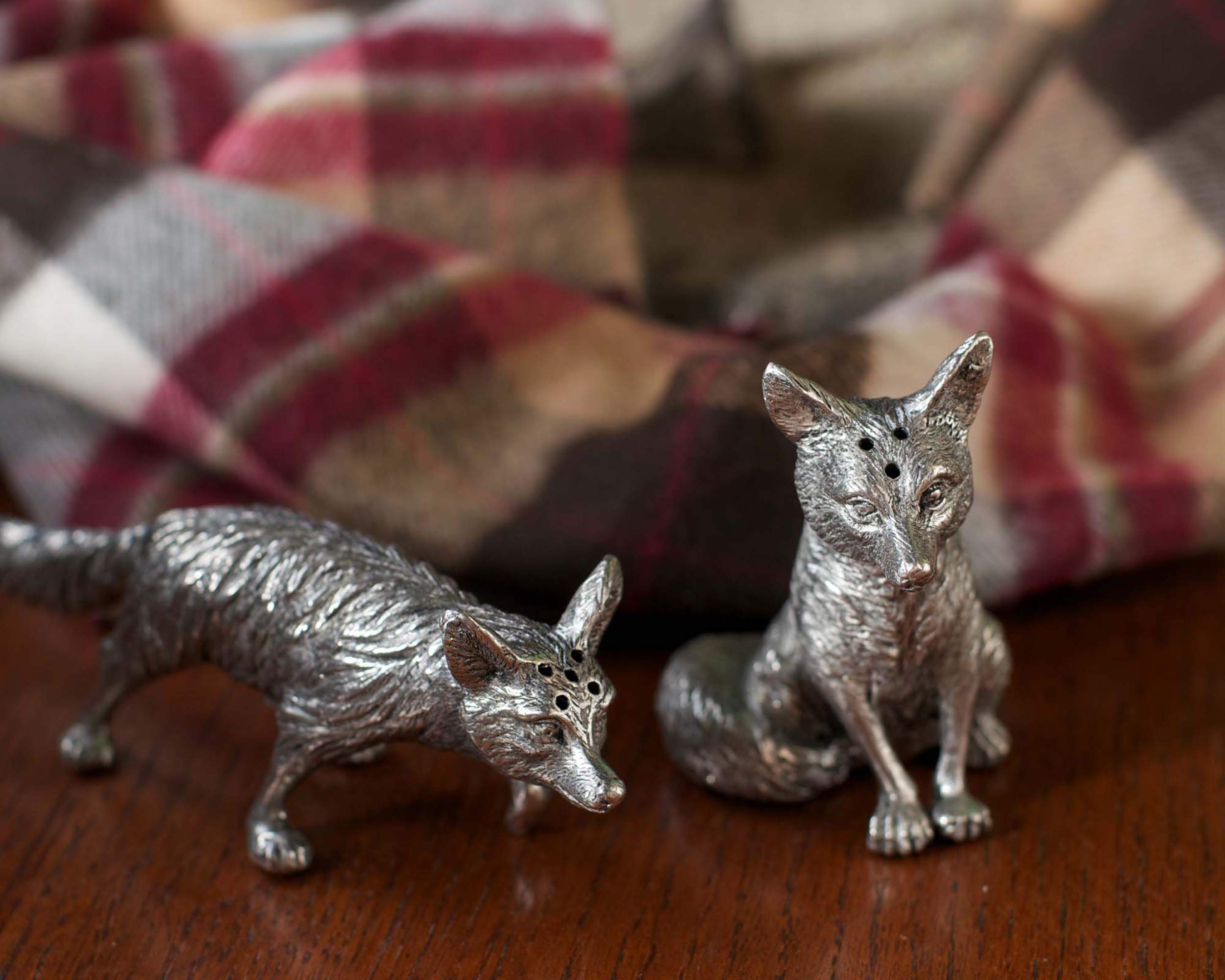 Vagabond House Pewter Foxes Hunting Salt & Pepper Shaker Set 2.5 Inch Tall