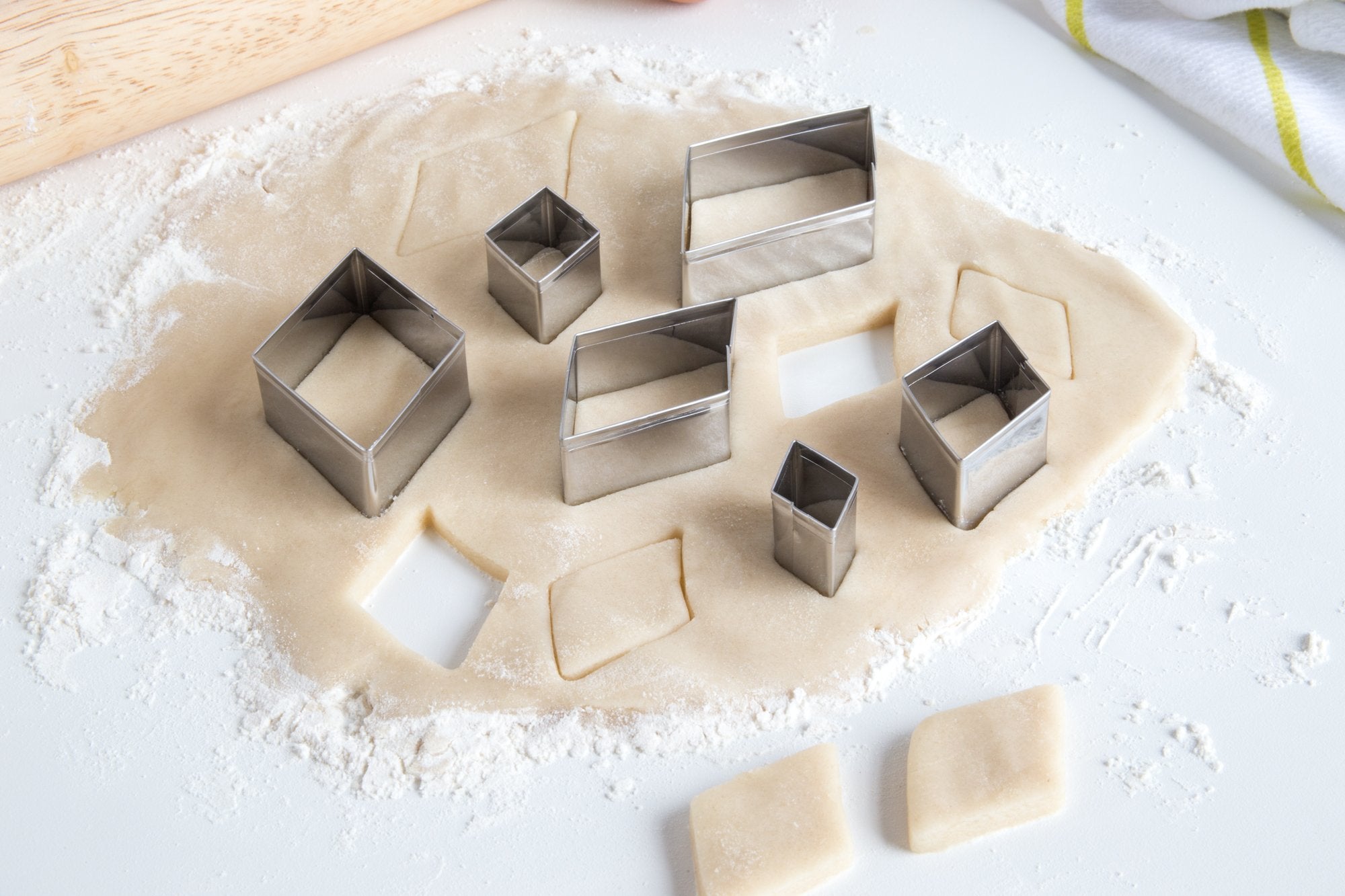 Fox Run 3612 Run Diamond Cookie Cutters, 4 X 4 X 0.25 Inches, Metallic