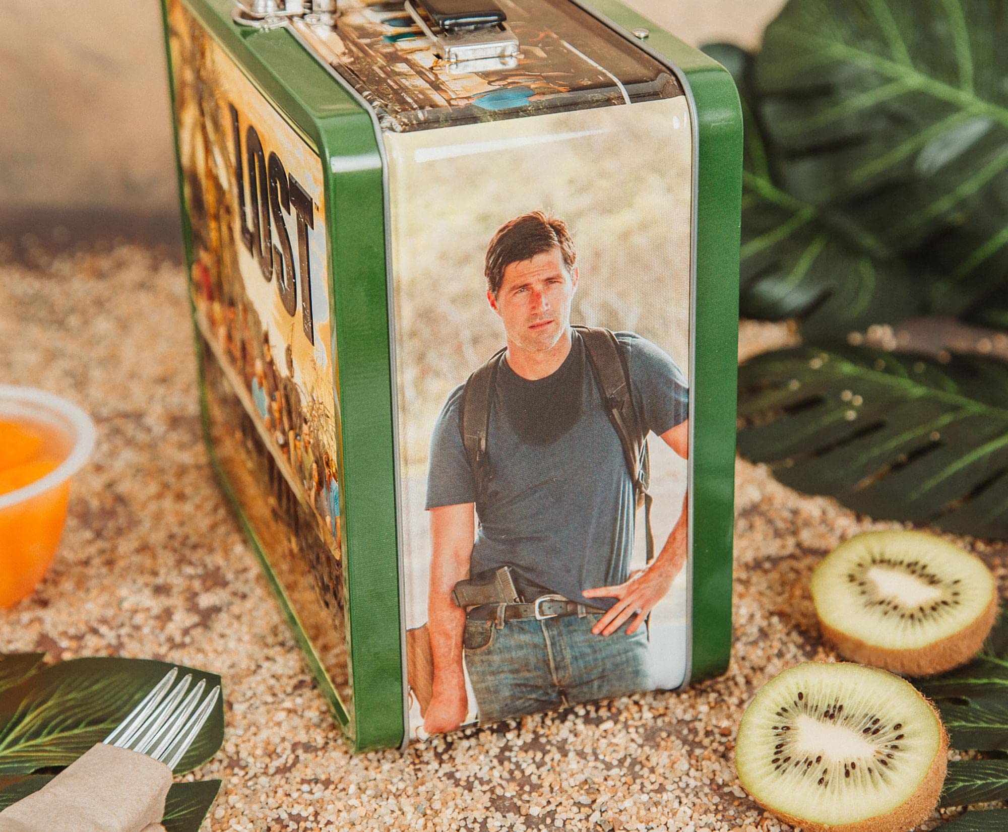 Lost Cast Metal Tin Lunch Box Tote | 8 X 7 X 4 Inches