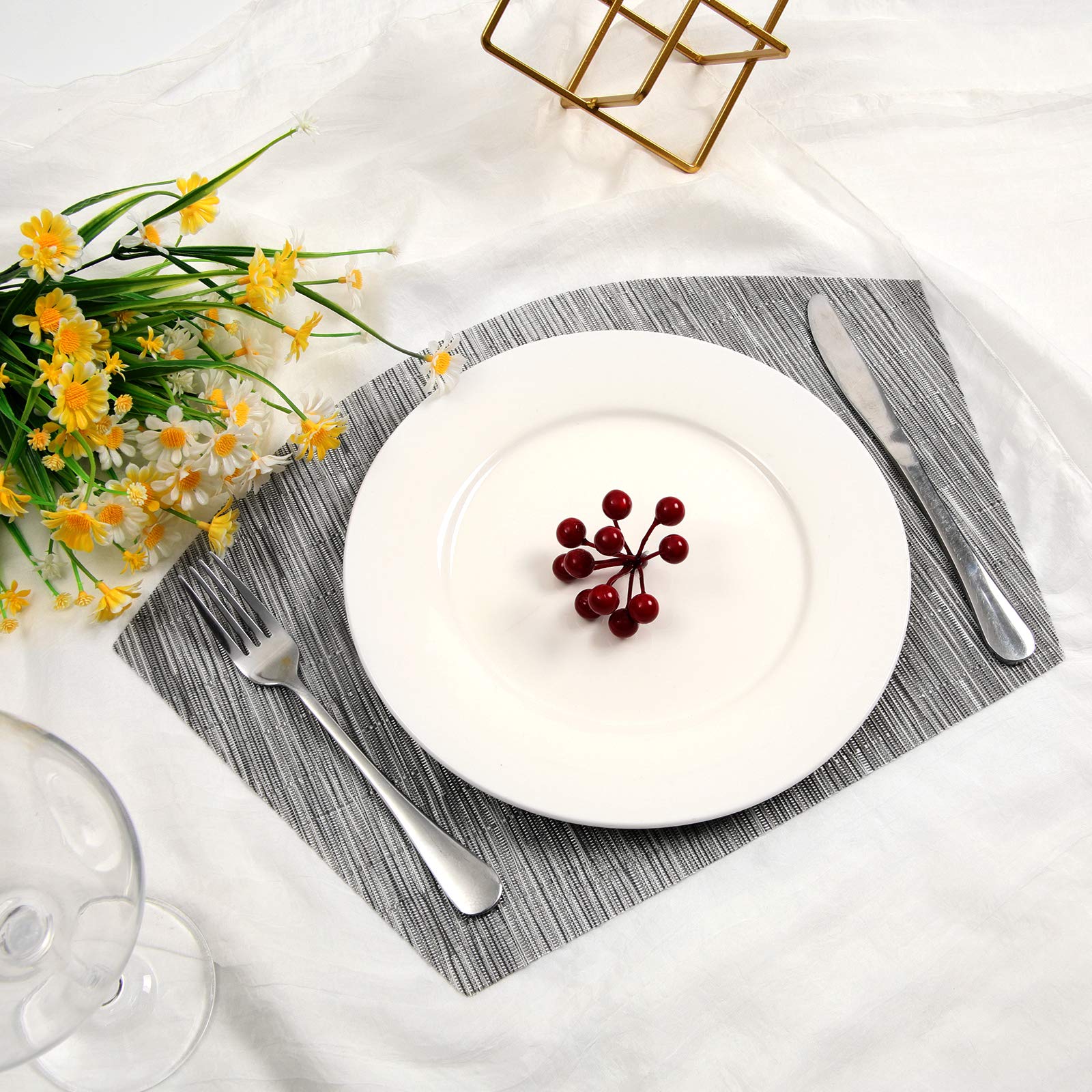 Shacos Round Table Placemats Set Of 4 Wedge Placemats Heat Resistant Woven Vinyl Table Mats Wipe Clean (4, Silver Gray)