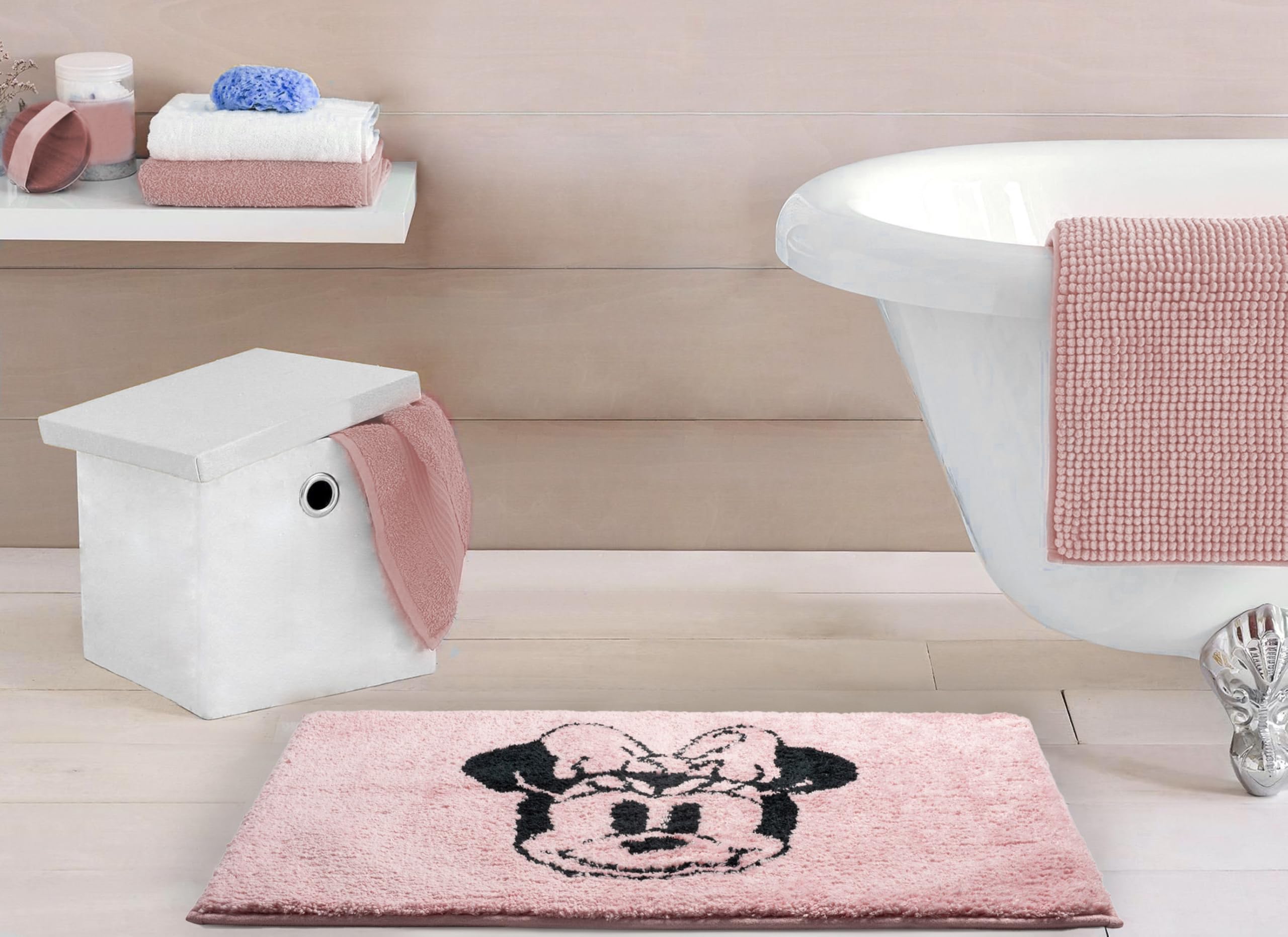 Jay Franco Disney Minnie Mouse Kids Bath Rug - Soft, Non-Slip, Machine Washable, Pink Bathroom Mat 20 X 30