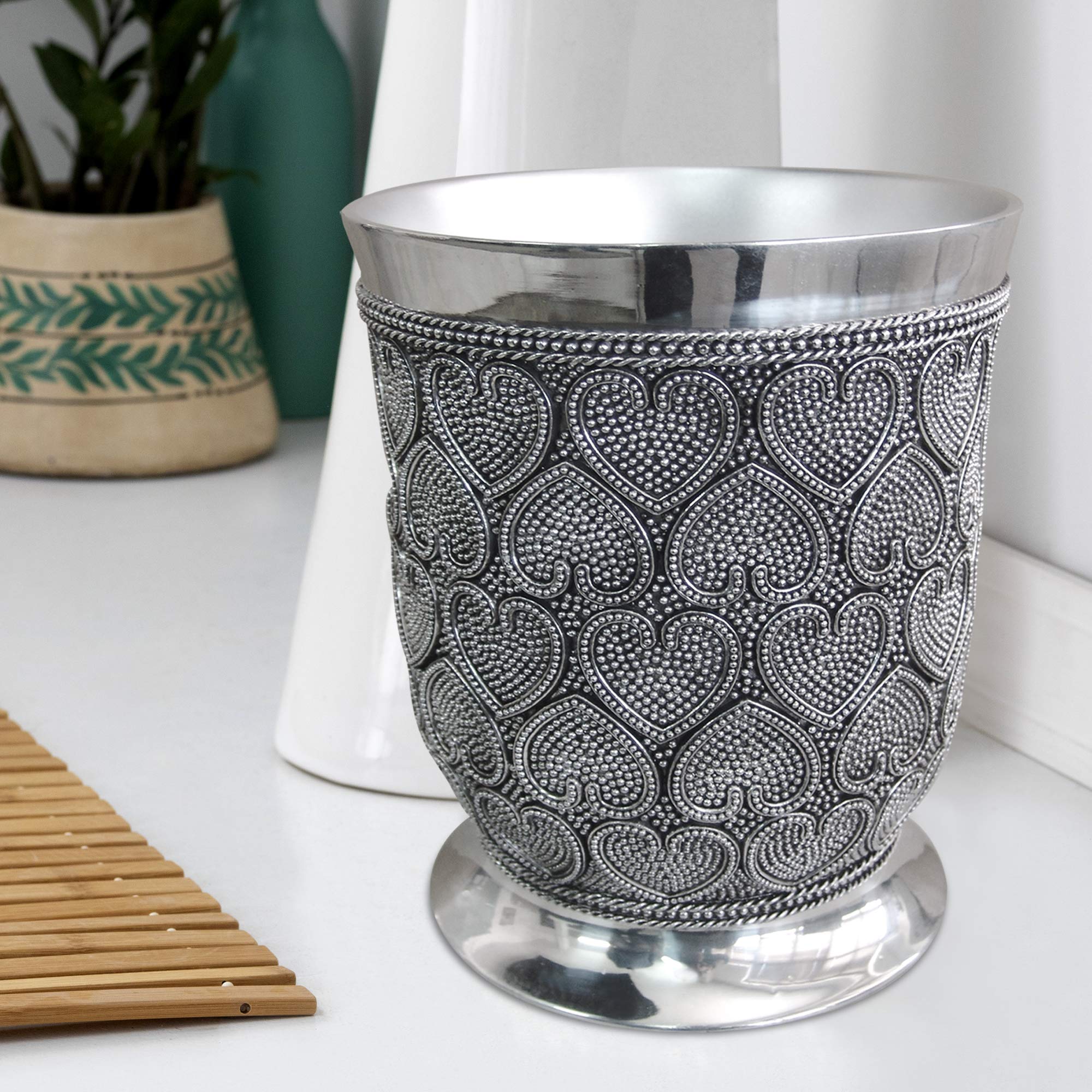 Nu Steel Beaded Heart Resin Decorative Small Trash Can Wastebasket, Garbage Container Bin For Bathrooms, Powder Rooms, Kitchens,