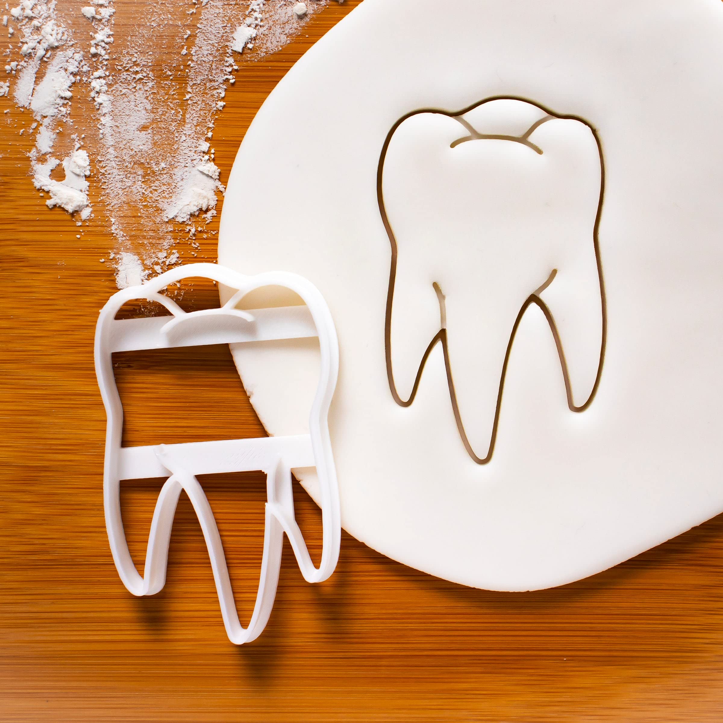 Realistic Molar Tooth Cookie Cutter, 1 Piece - Bakerlogy