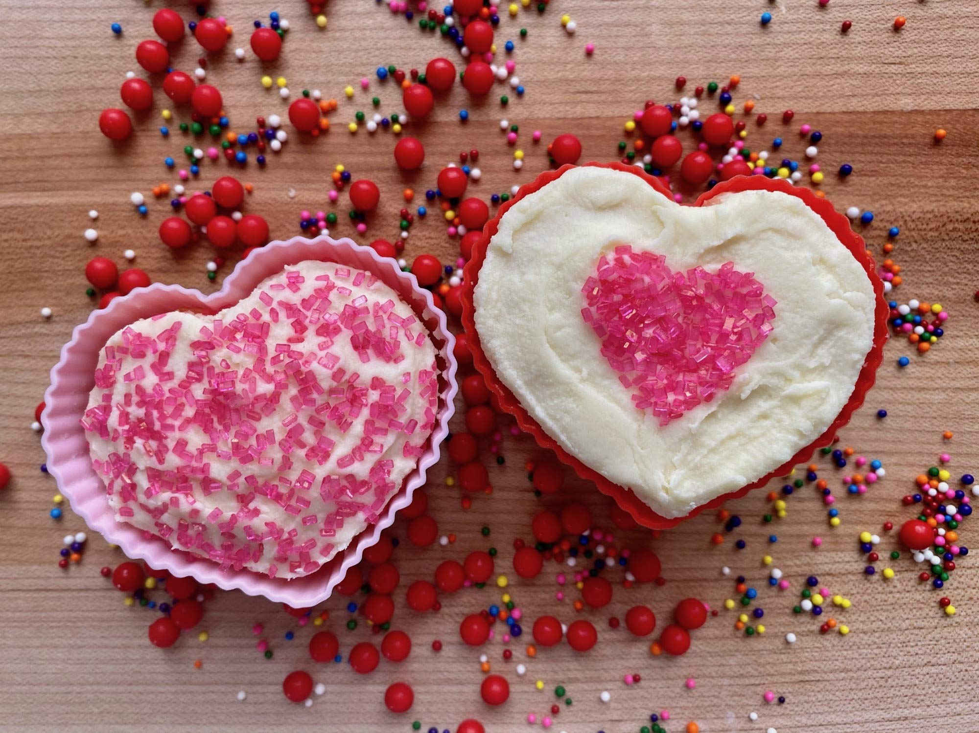 Fox Run Heart Silicone Muffin And Cupcake Liners, Set Of 12 Standard Size Wrappers
