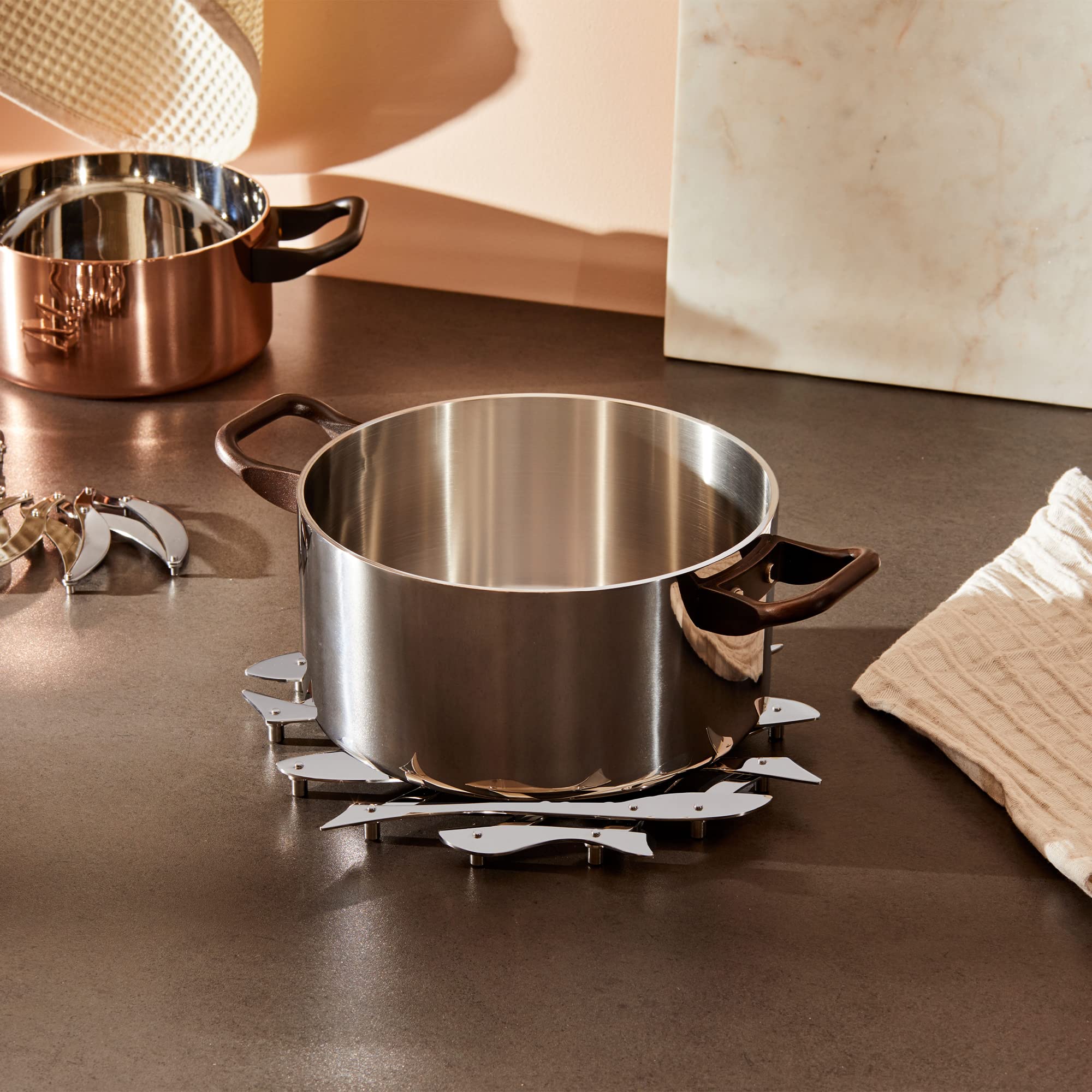 Alessi ''Pescher'' Extensible Trivet In 18/10 Stainless Steel Mirror Polished, Silver