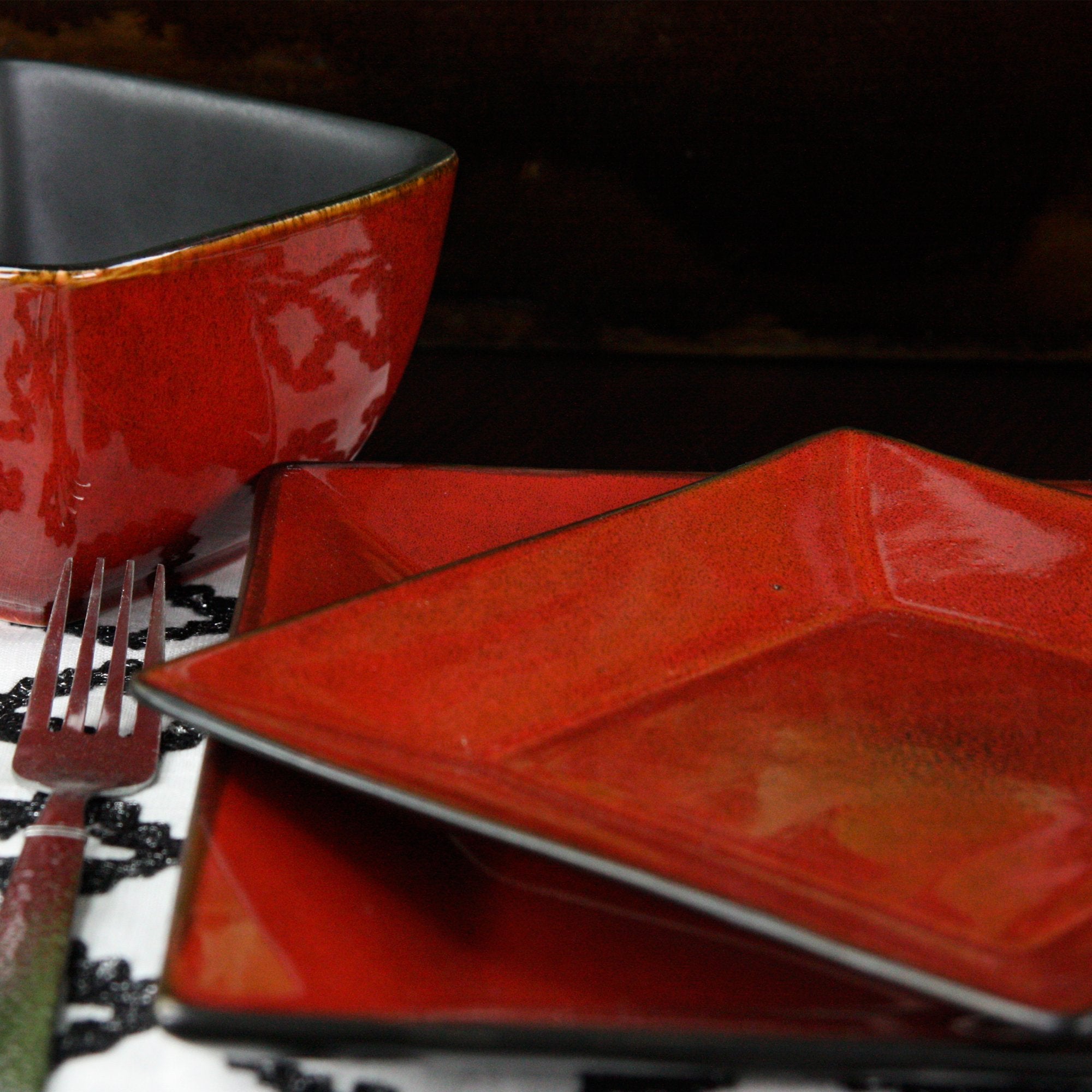 Elama Stoneware Square Dinnerware Dish Set, 16 Piece, Solid Red