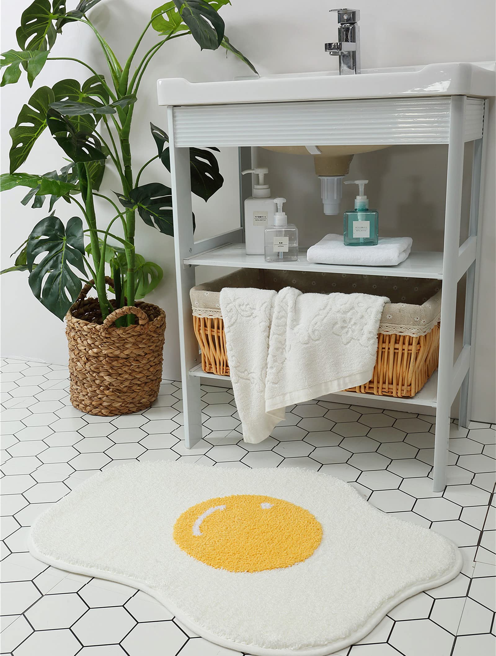 Ukeler Bathroom Rug 29.5''  21.6'' Soft Cute Egg Shape Bath Mat Non Slip Fluffy Floor Mat For Bathroom Kitchen Bedroom Decoratio