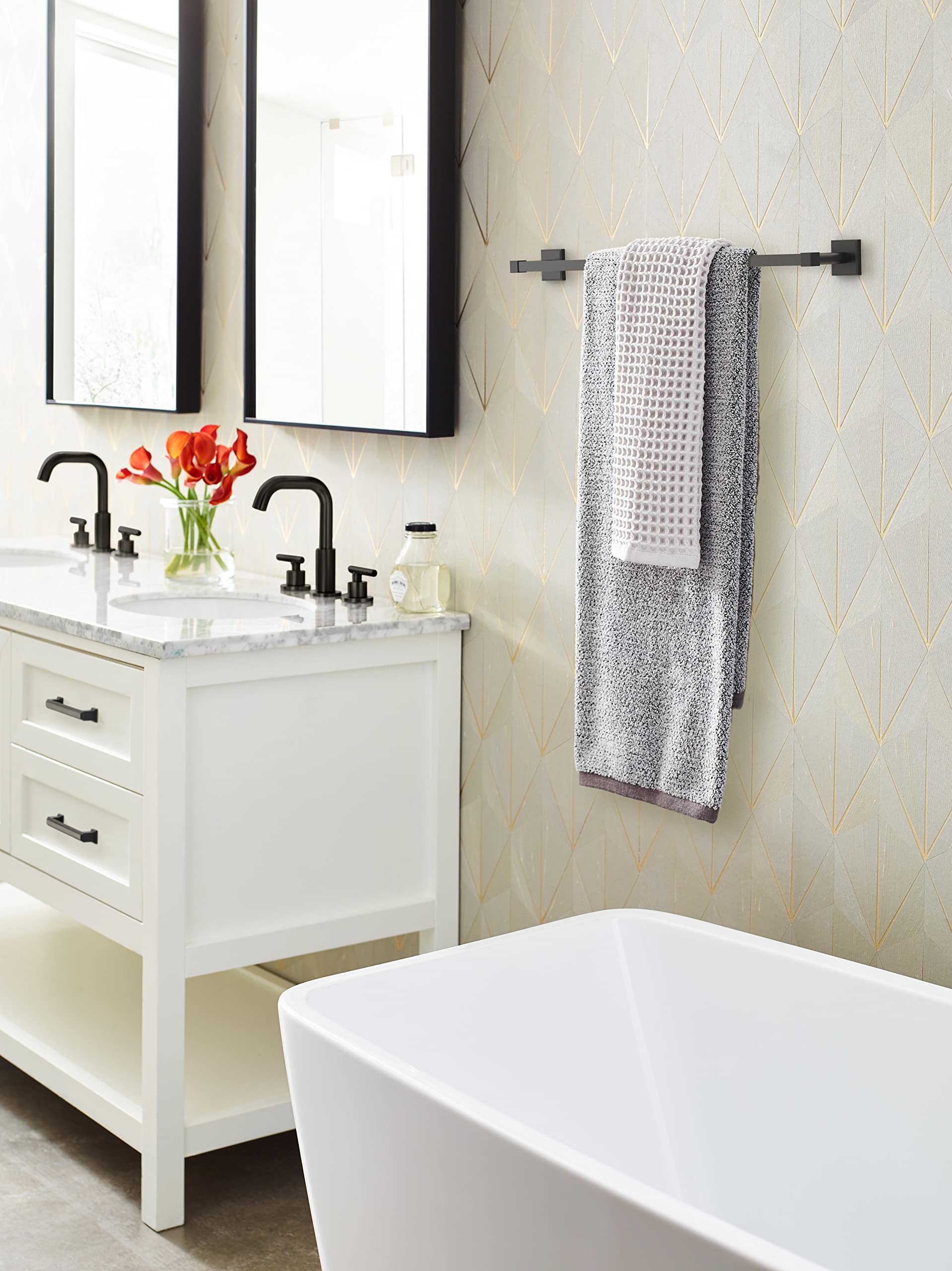 Amerock Bh36074Mb | Matte Black Towel Bar | 24 In (610 Mm) Towel Rack | Appoint | Bathroom Towel Holder | Bathroom Hardware | Ba