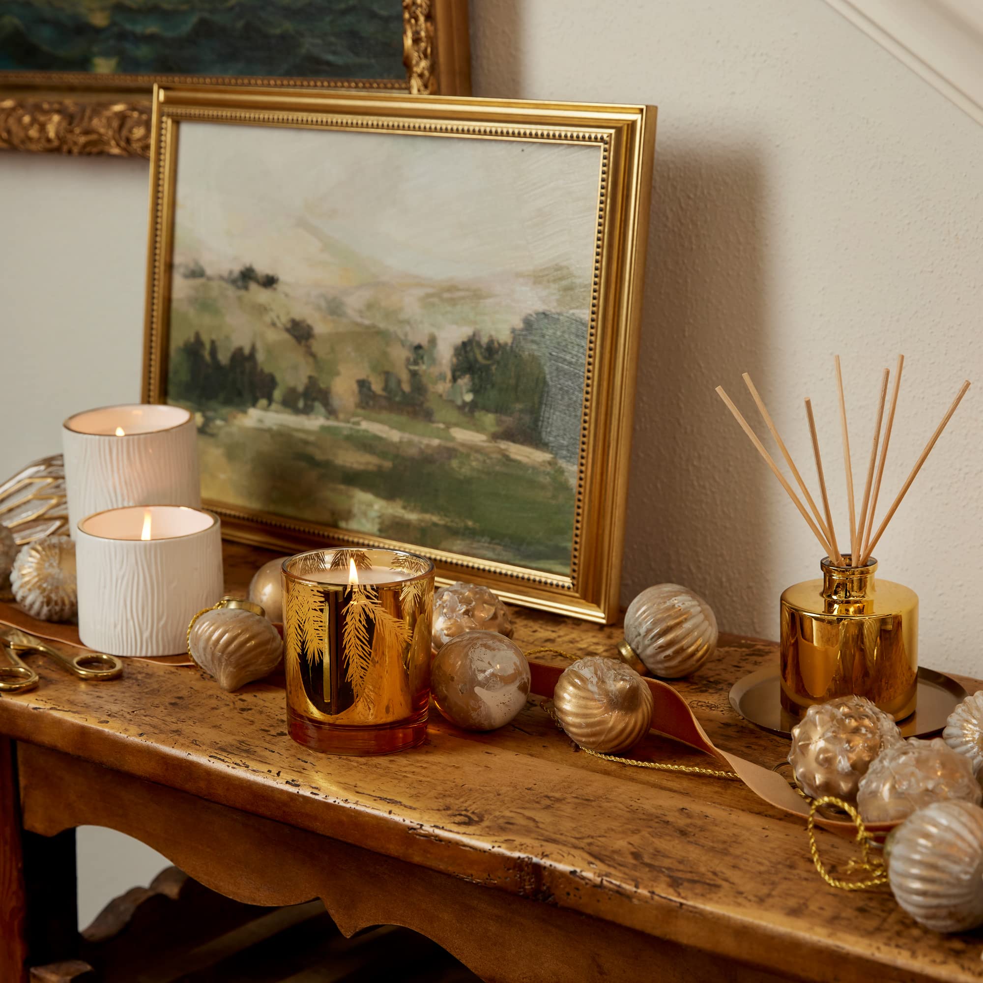 Thymes Frasier Fir Candle - Gilded Ceramic Medium Jar Candle - Scented Candle with a Luxury Home Fragrance - Elegant Holiday Can