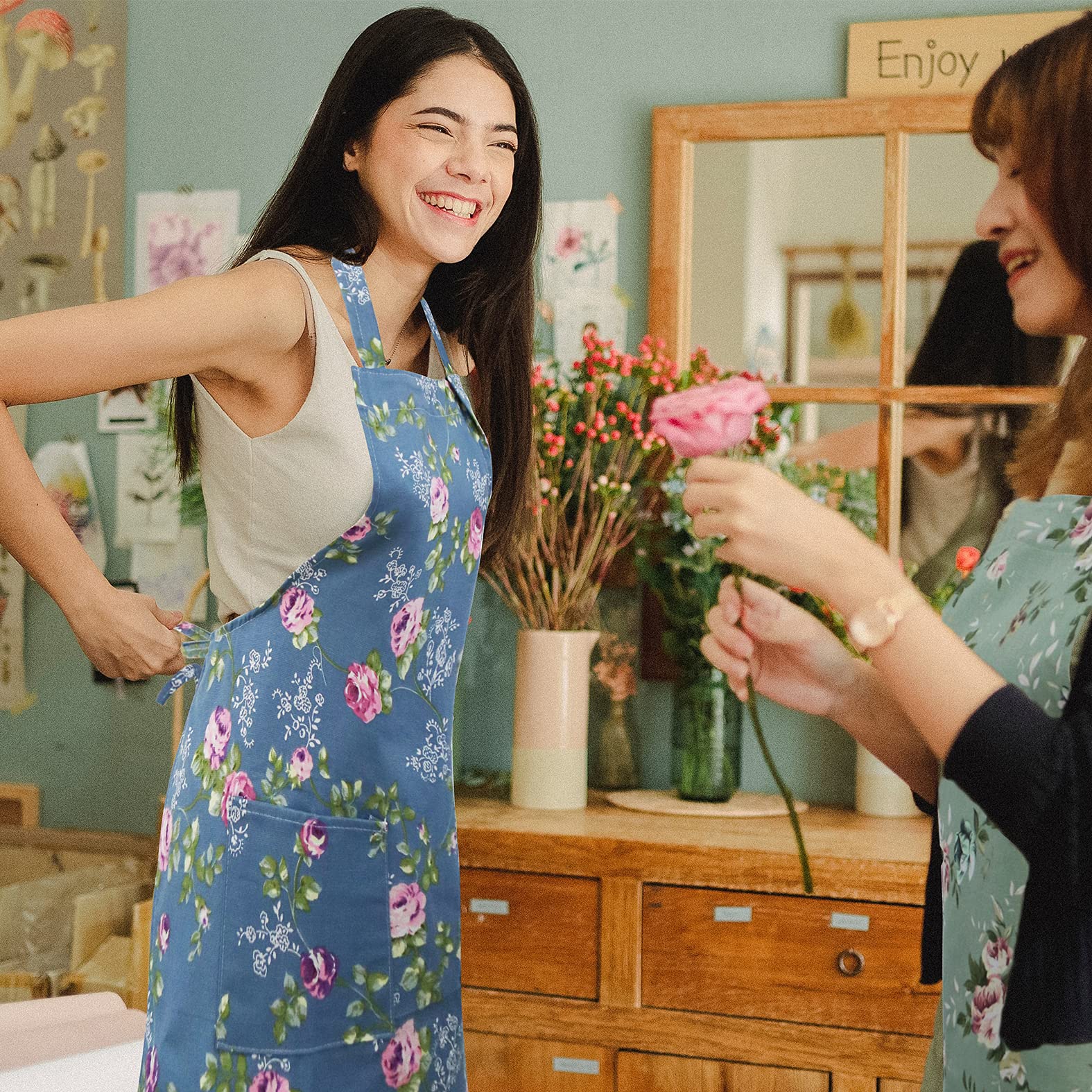 Ideapron Kitchen Aprons For Women, 2 Pack Floral Aprons With 2 Pockets, Vintage Chef Bakers Apron For Cooking Baking Gardening -