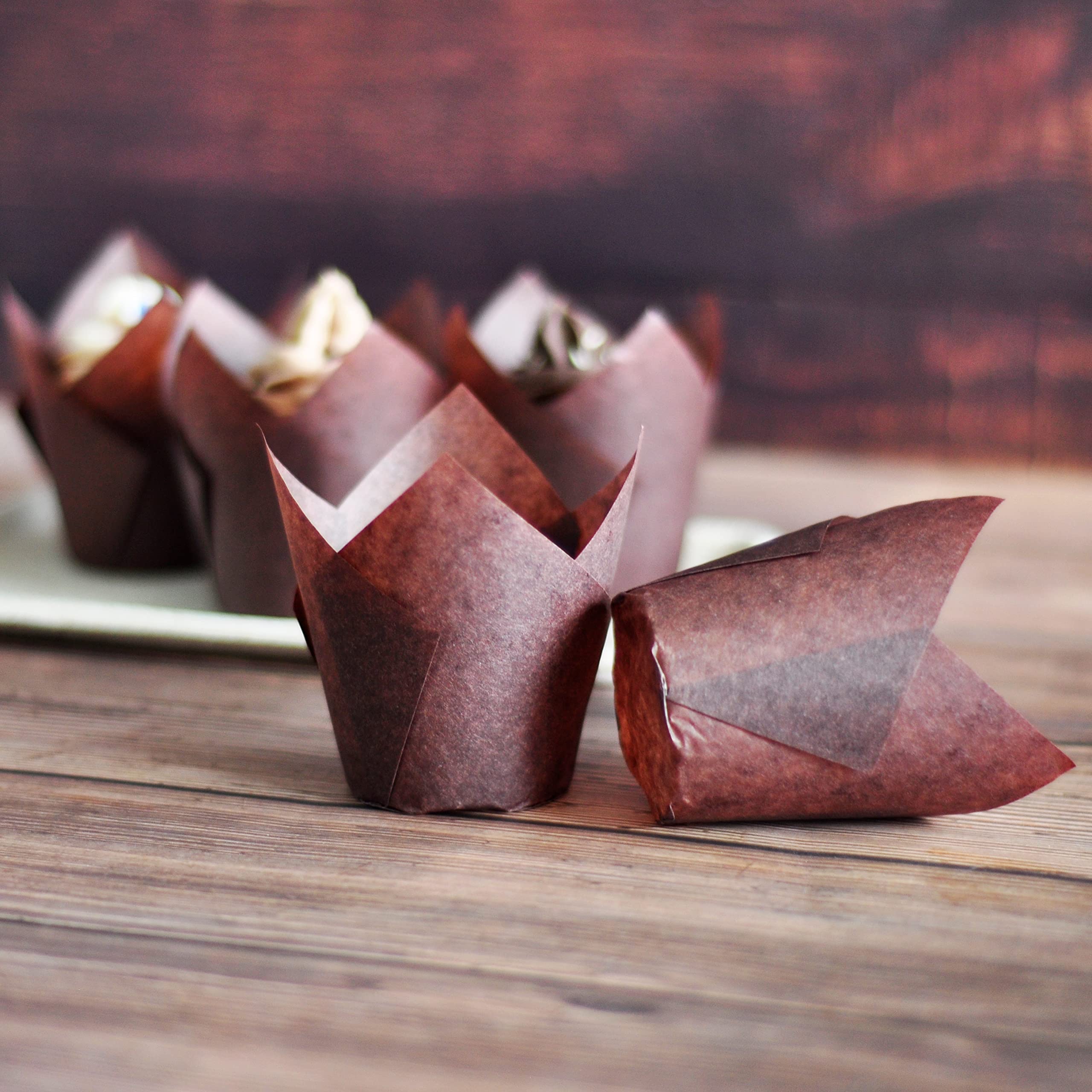 Mybakning Large Size White+Brown Tulip Baking Cups 2-1/4''(Base Diameter) X 4''(Wall Height) Greaseproof Paper Baking Cupcake Mu